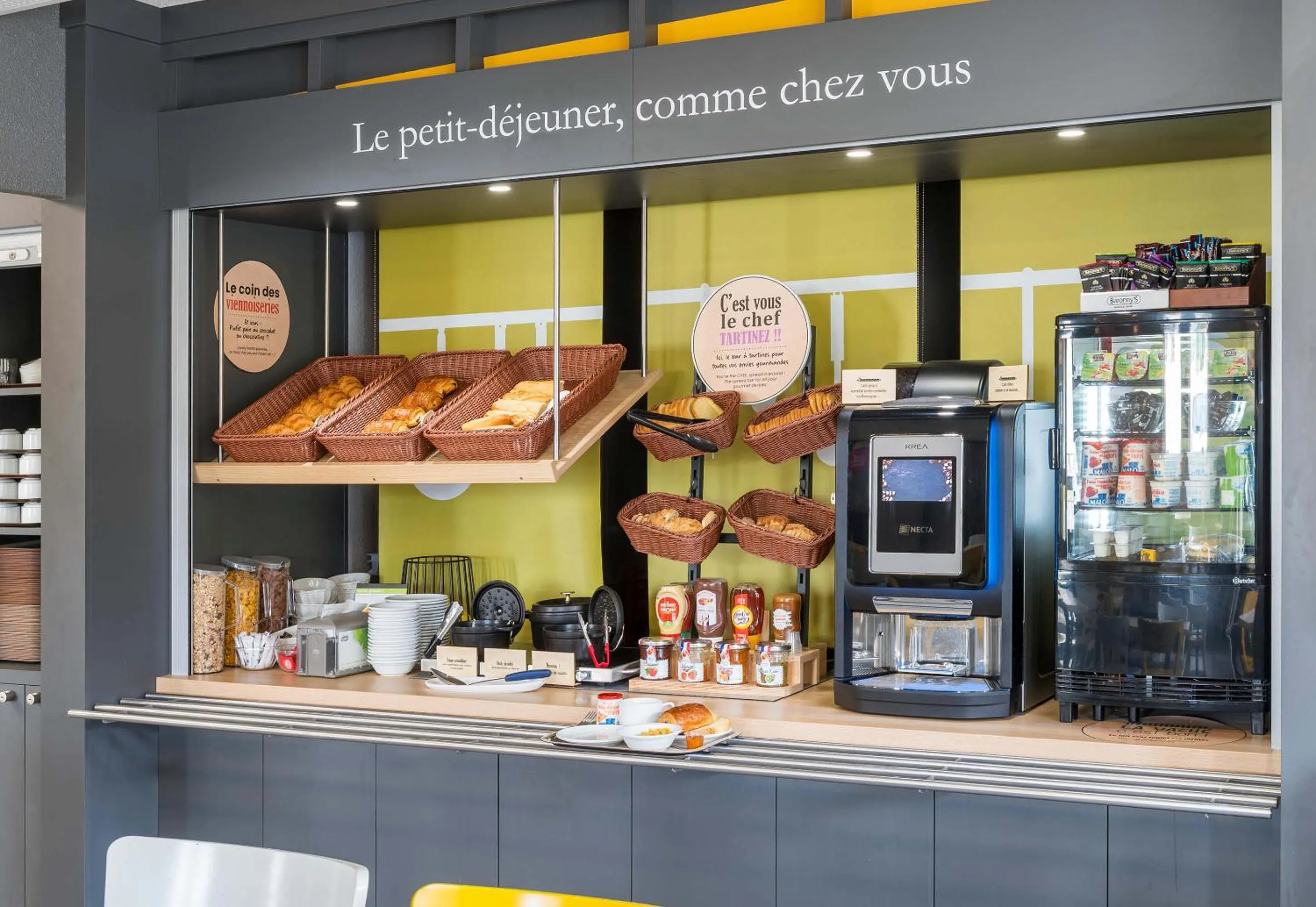 Buffet breakfast in B&B HOTEL Angers 2 Université