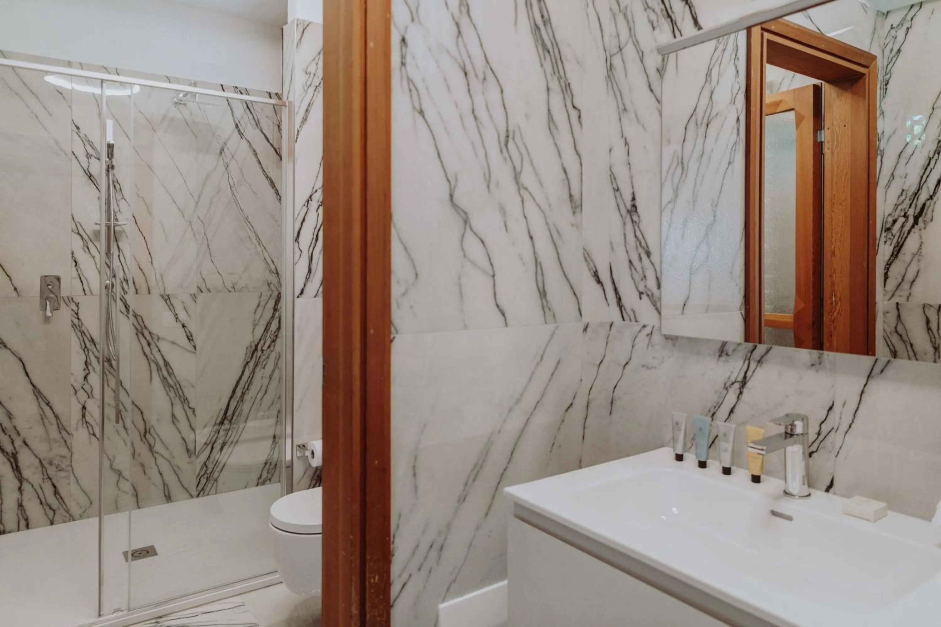 Bathroom in Holiday Garda Villa Dolcelago Lake Front