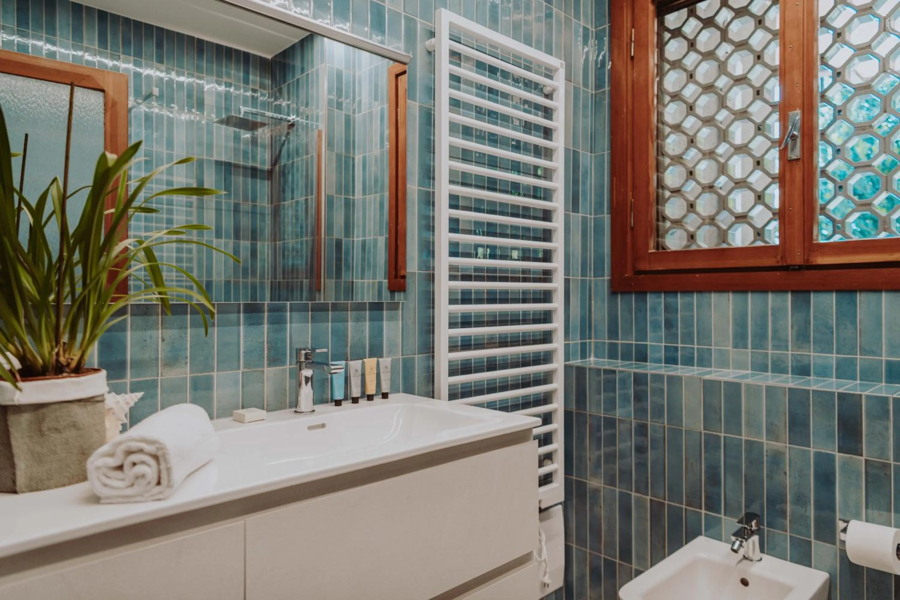 Bathroom in Holiday Garda Villa Dolcelago Lake Front