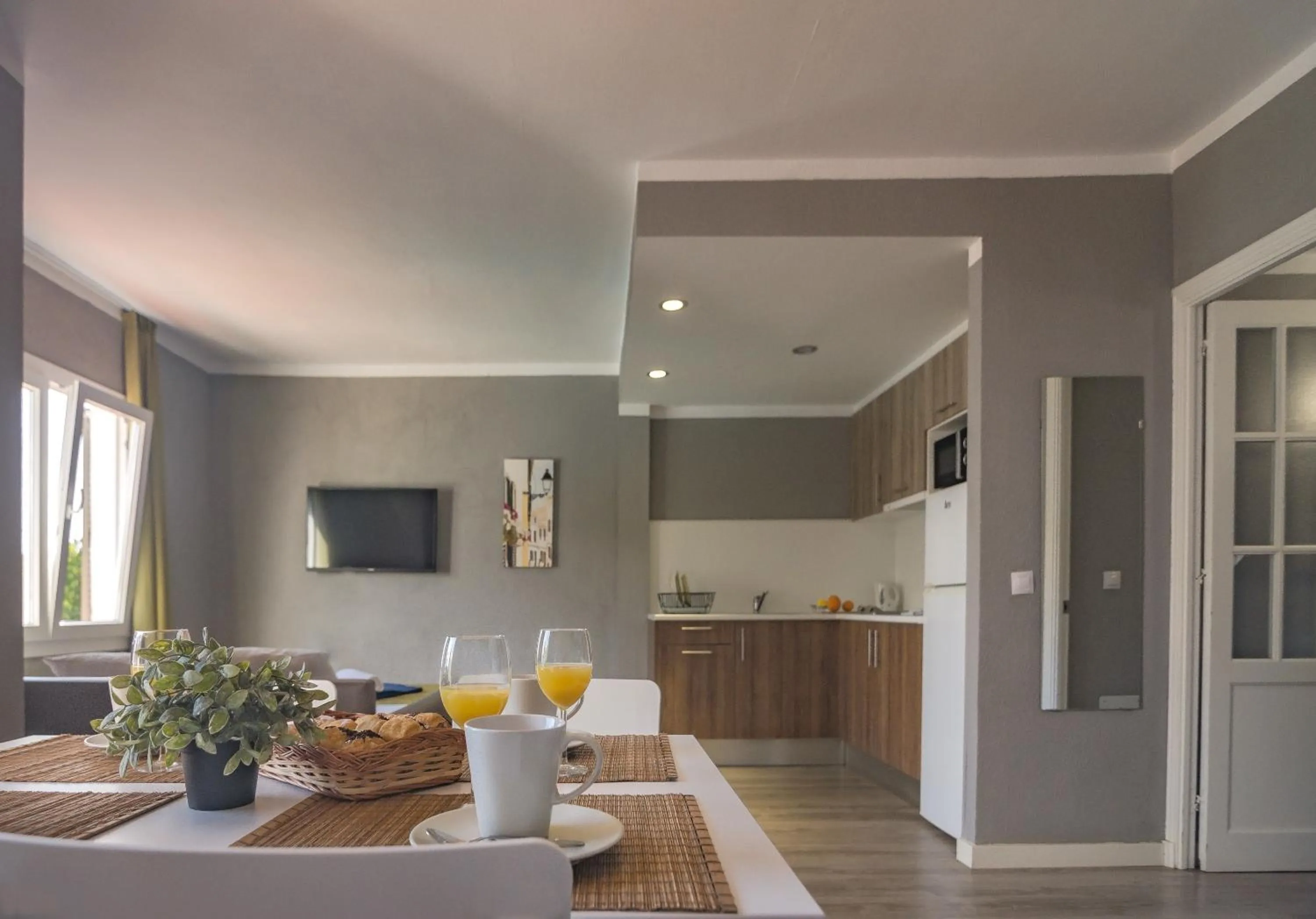 TV and multimedia in Aparthotel Nelva Resort