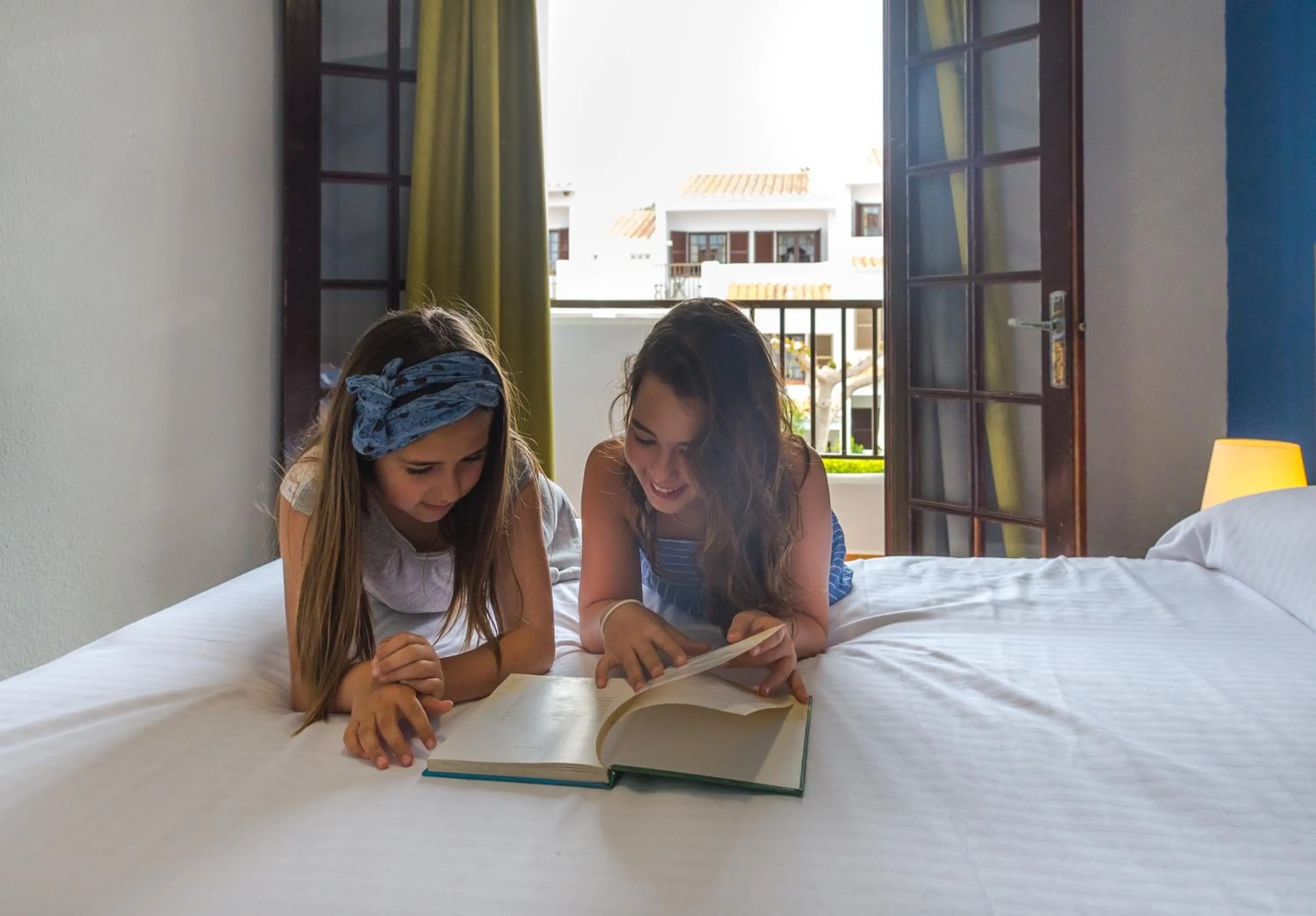 People, Bed in Aparthotel Nelva Resort