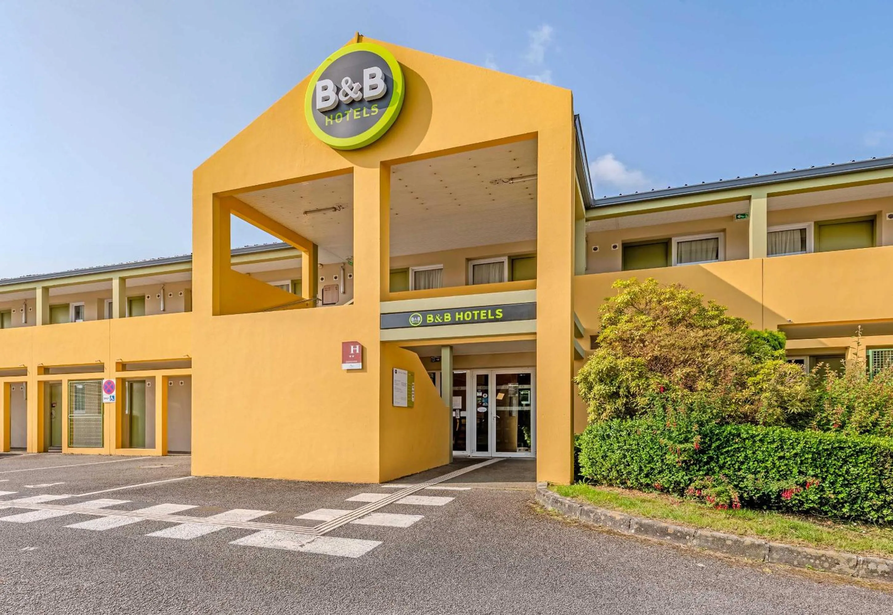 Property building in B&B HOTEL Quimper Nord Douarnenez