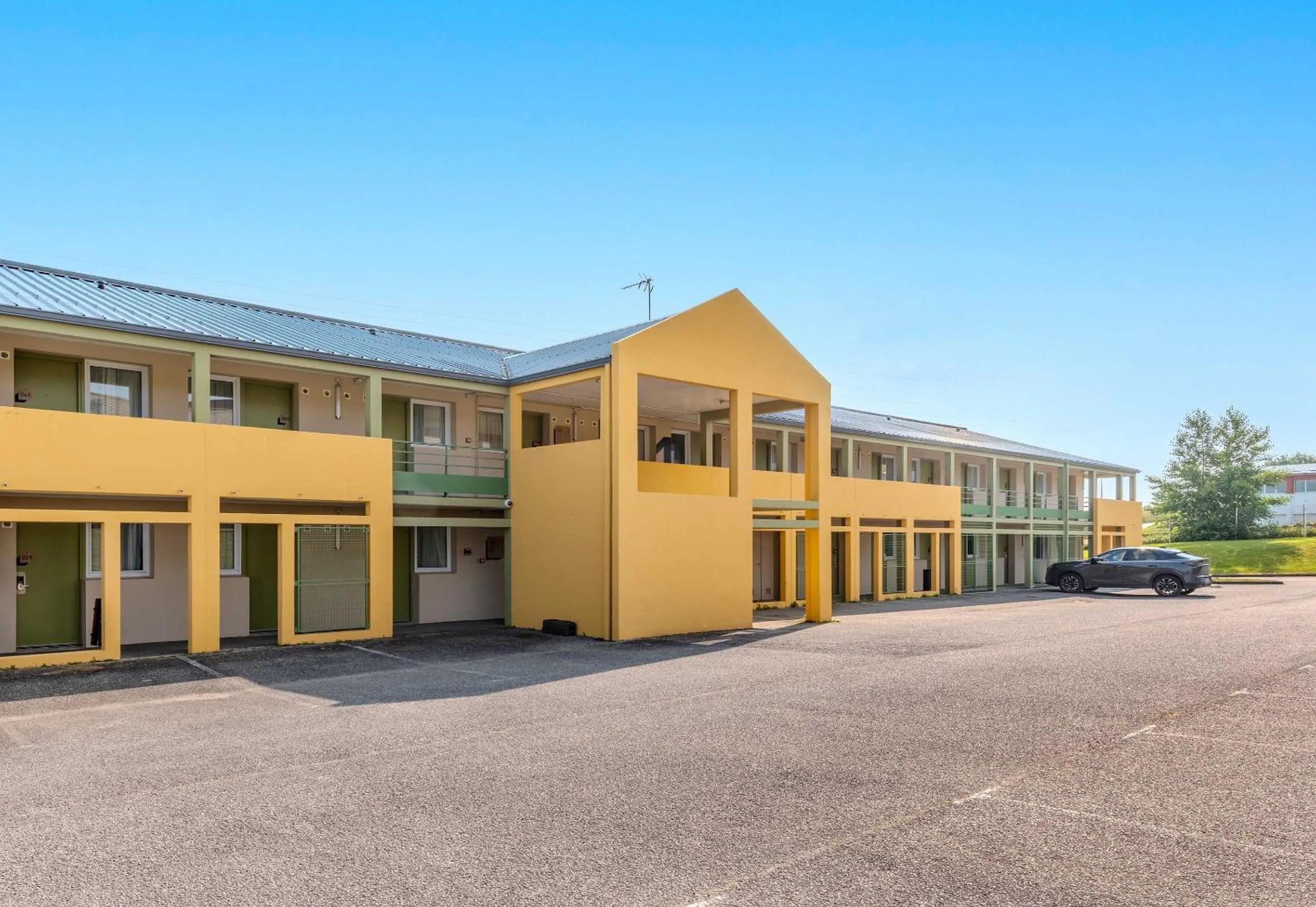 Property building in B&B HOTEL Quimper Nord Douarnenez