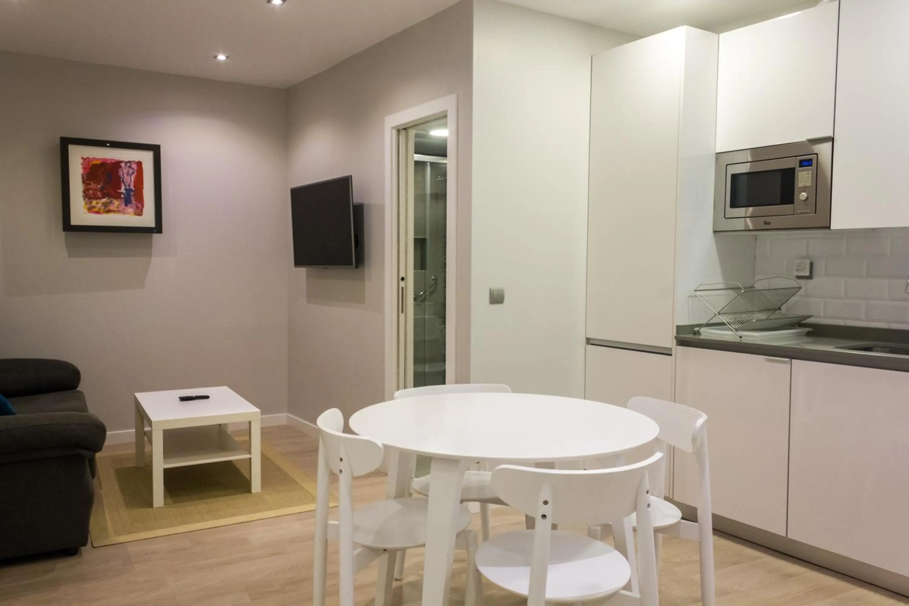 TV and multimedia in Arenal Suites Preciados