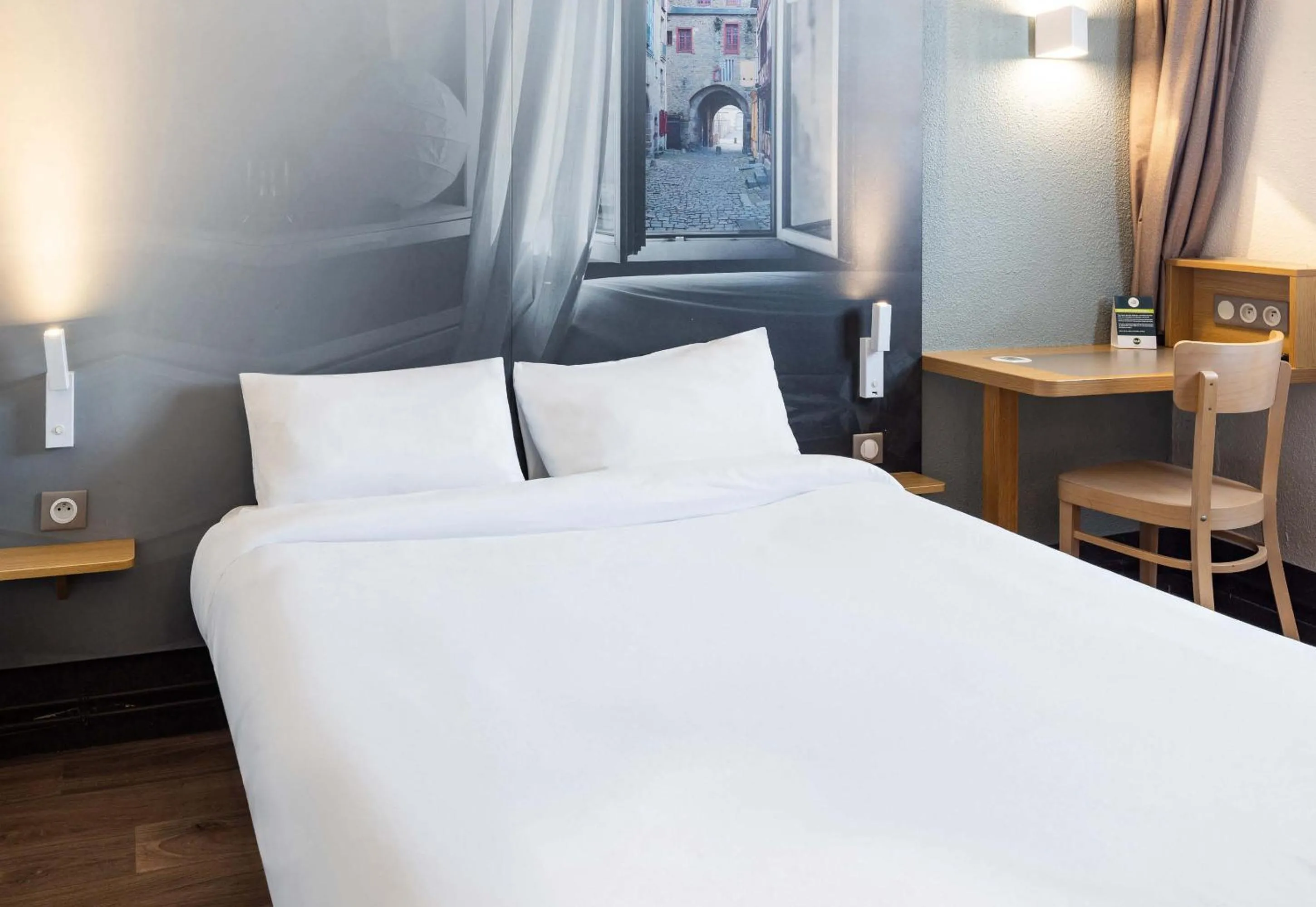 Bedroom, Bed in B&B HOTEL Rennes Nord St Grégoire