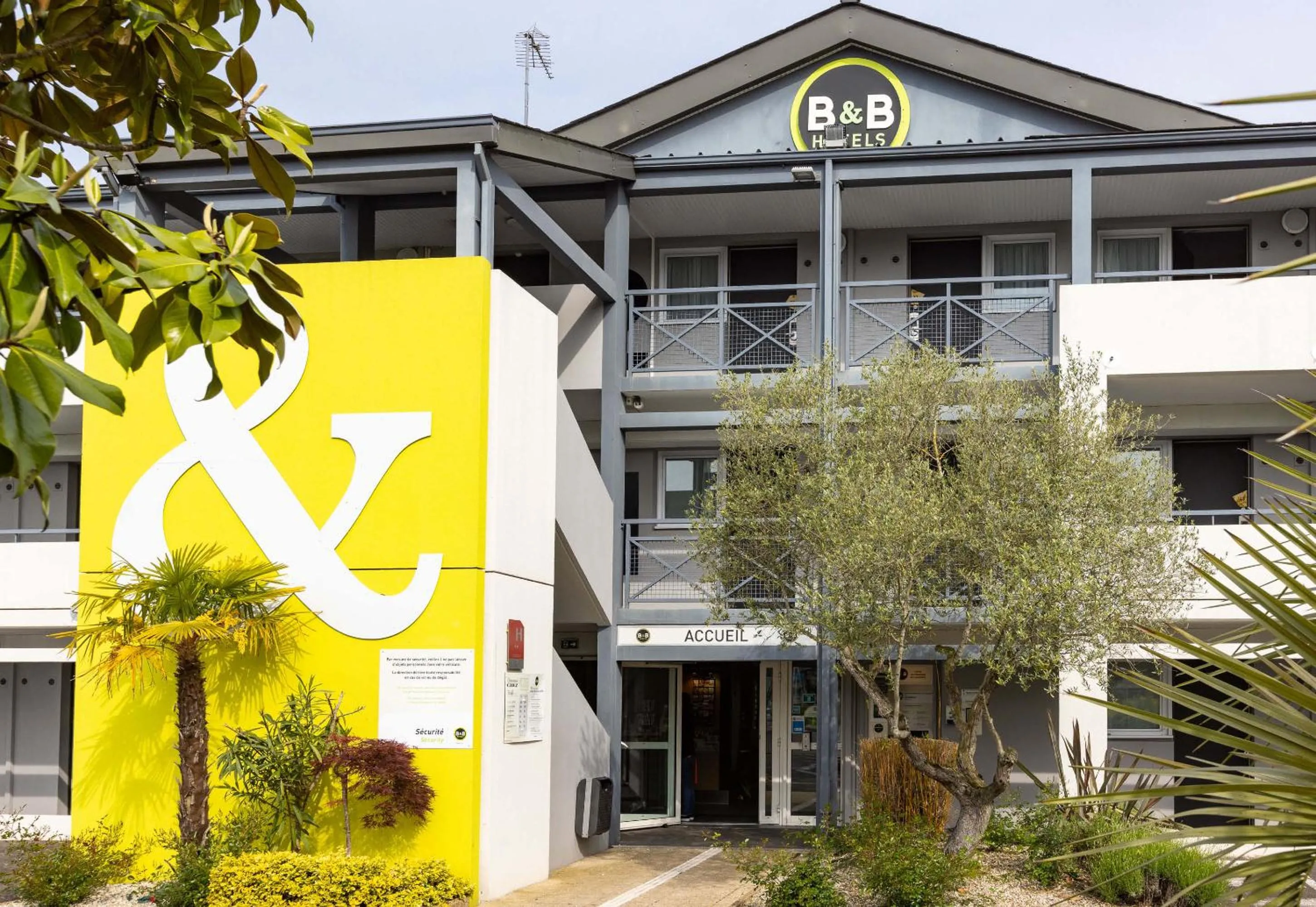 Property building in B&B HOTEL Rennes Nord St Grégoire