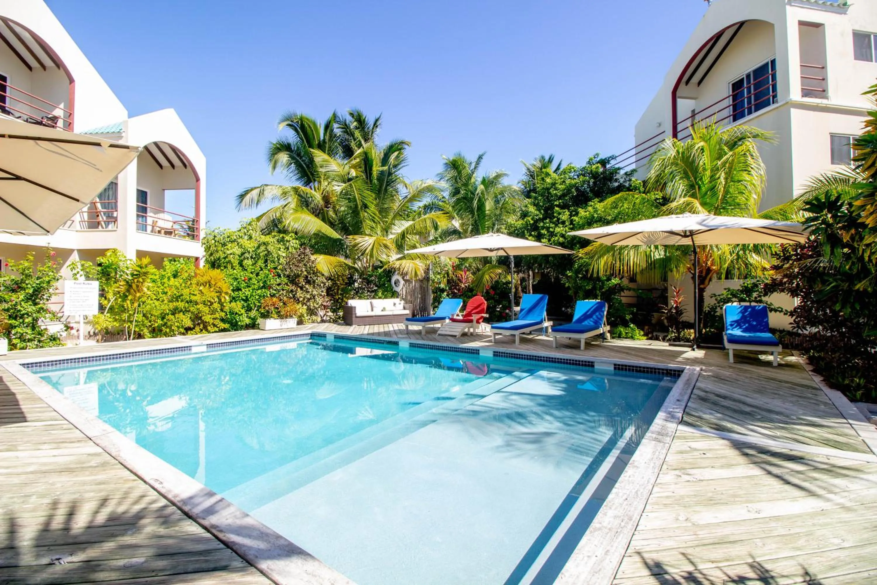 Swimming pool in Tres Cocos Resort