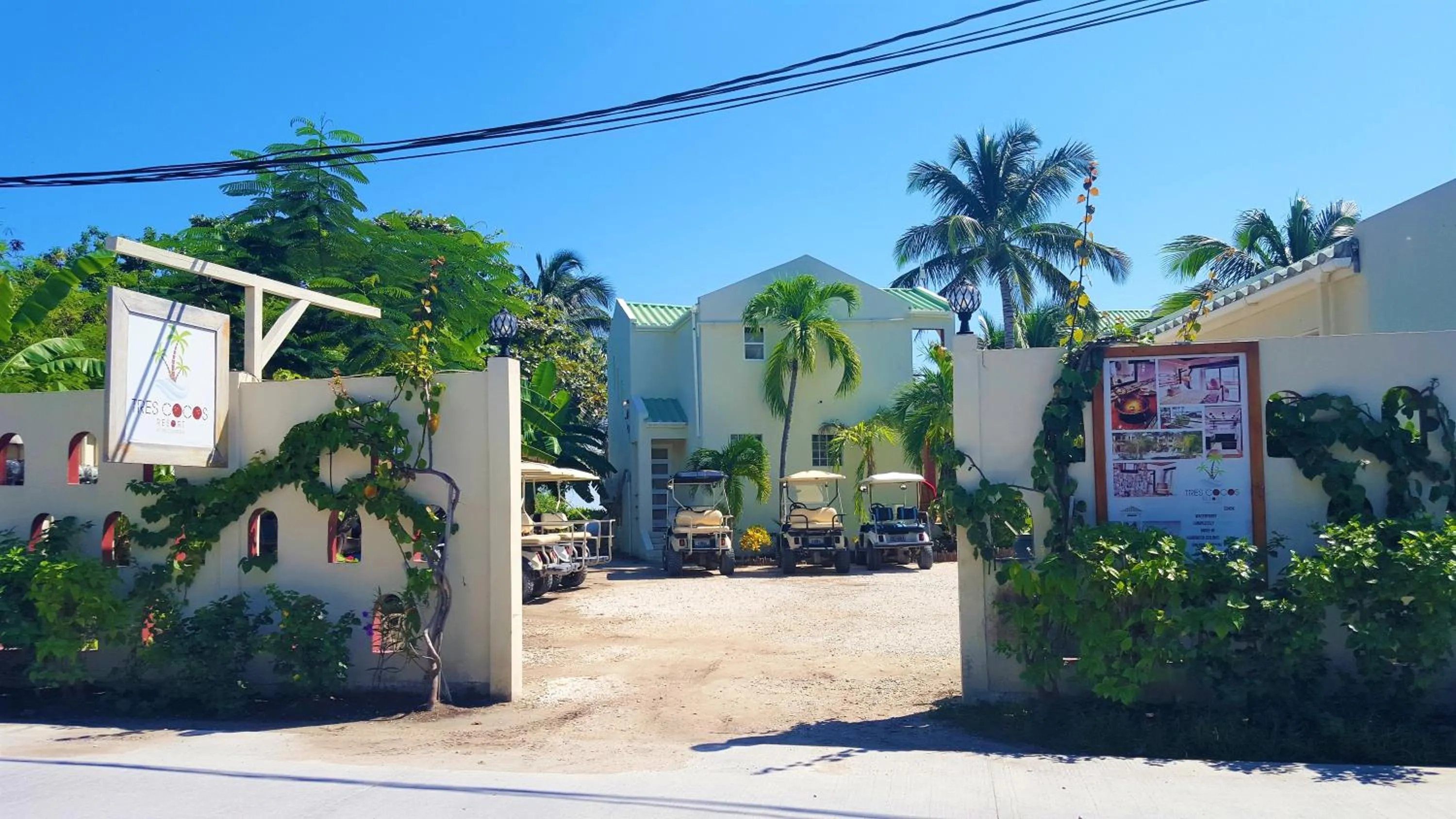 Property building in Tres Cocos Resort