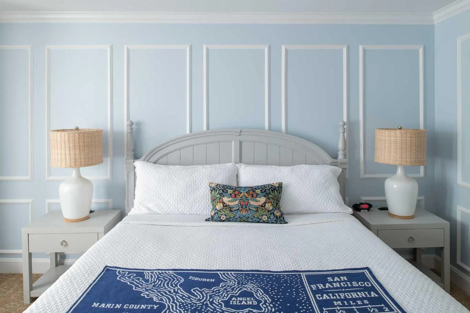 Bed in Coventry Motor Inn