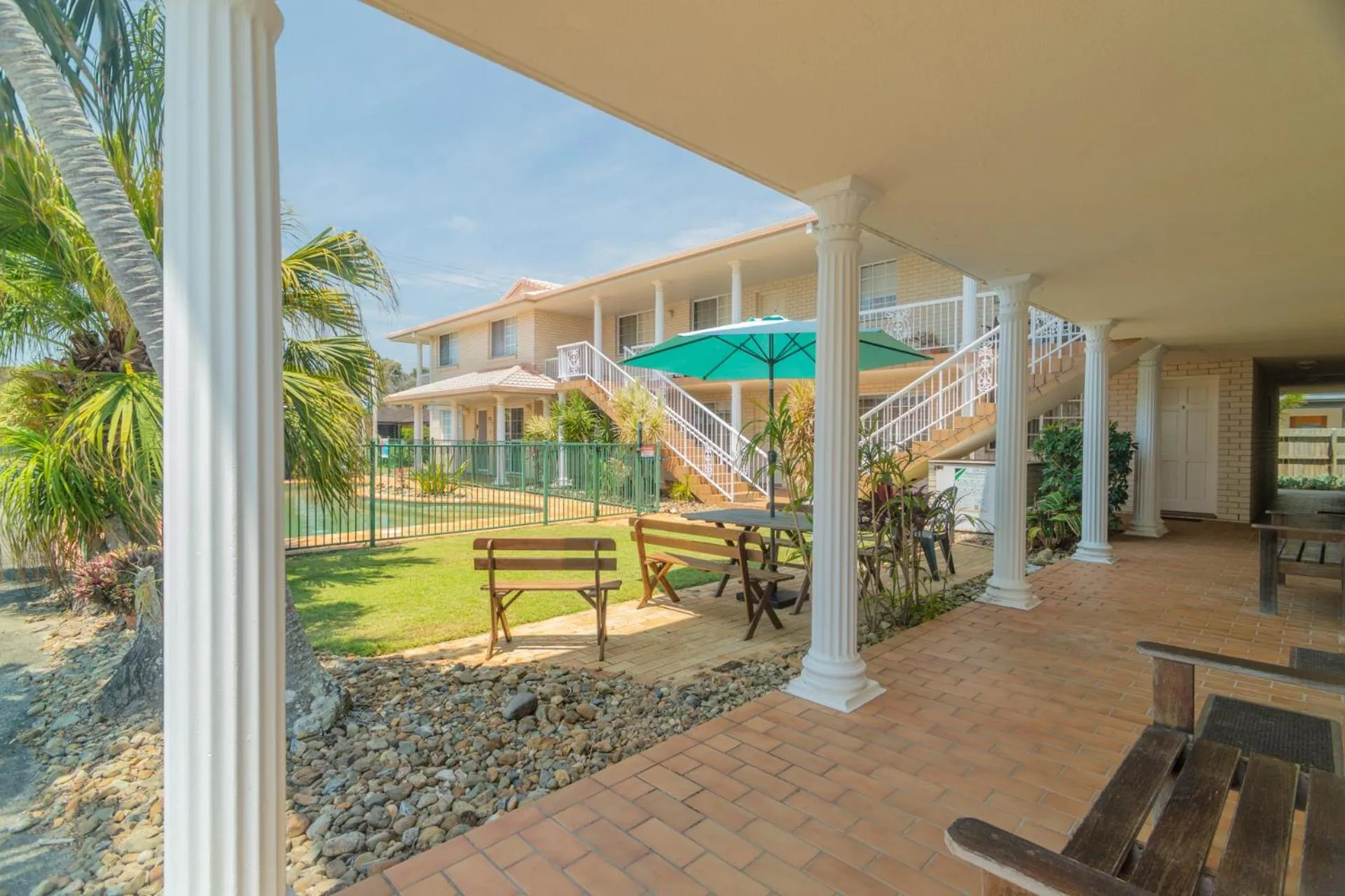 Property building in Santa Fe Motel and Holiday Units