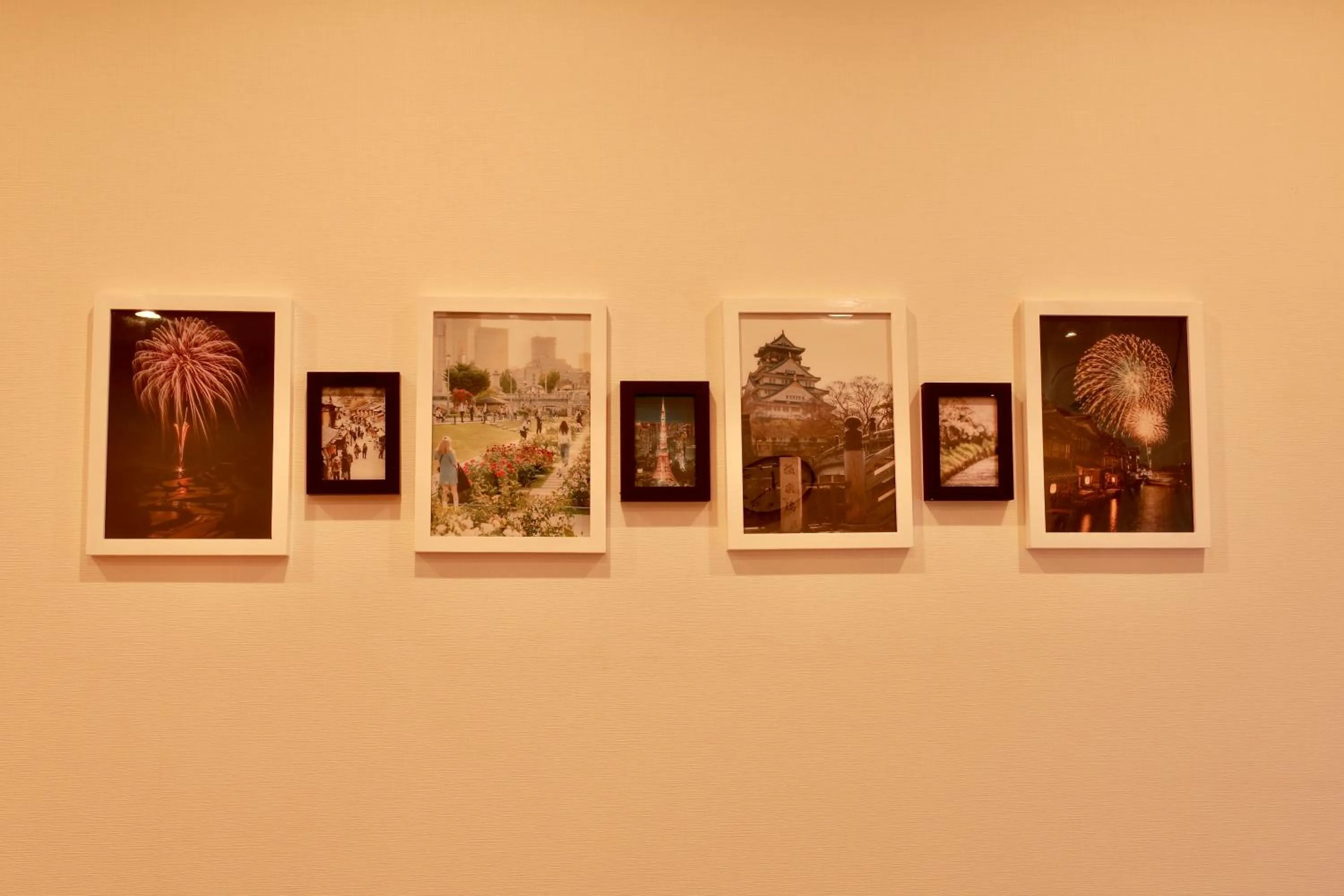 Decorative detail in Osaka Umeda Yuan Hostel