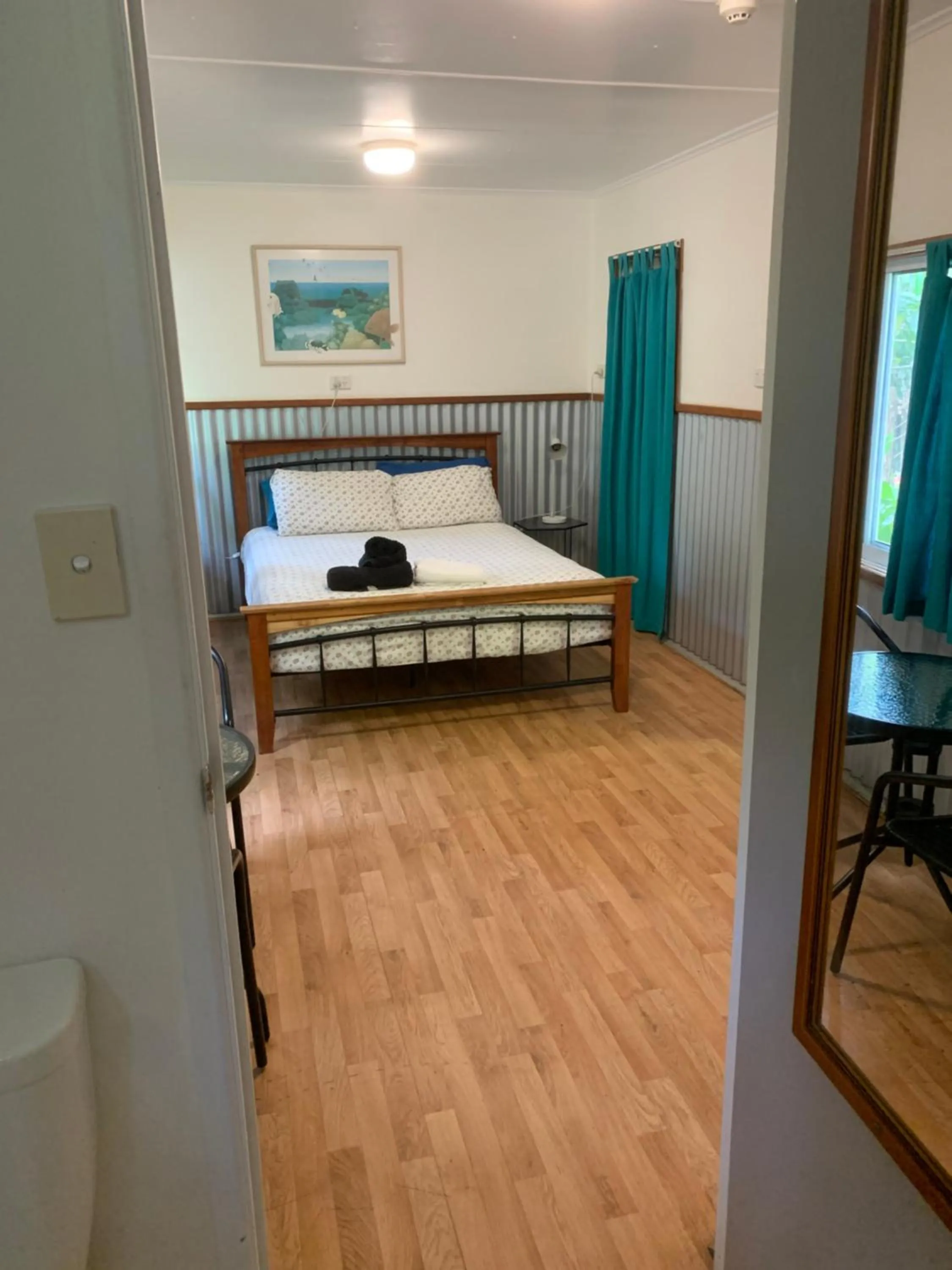 Bed in Scotty's Mission Beach