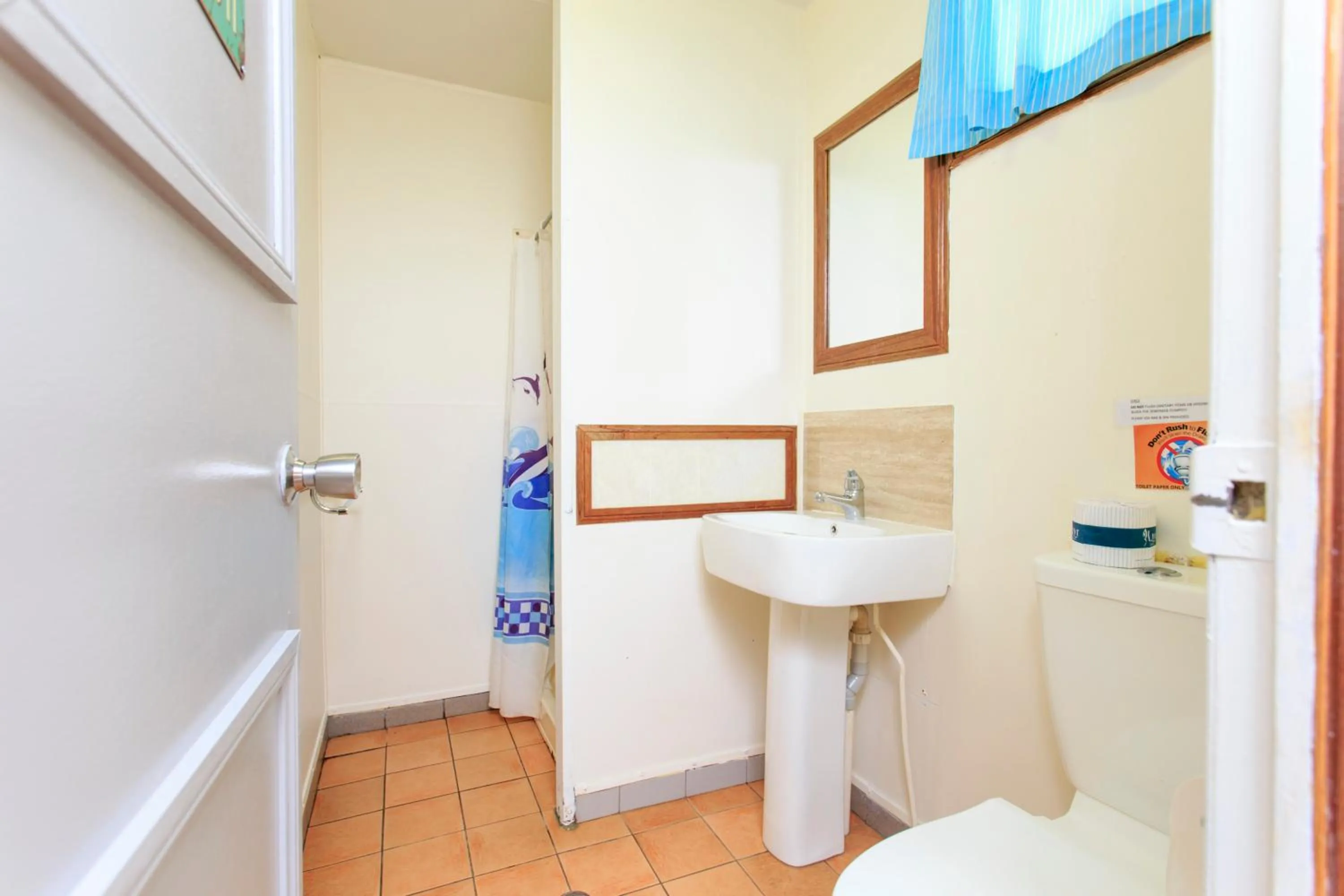 Bathroom in Scotty's Mission Beach