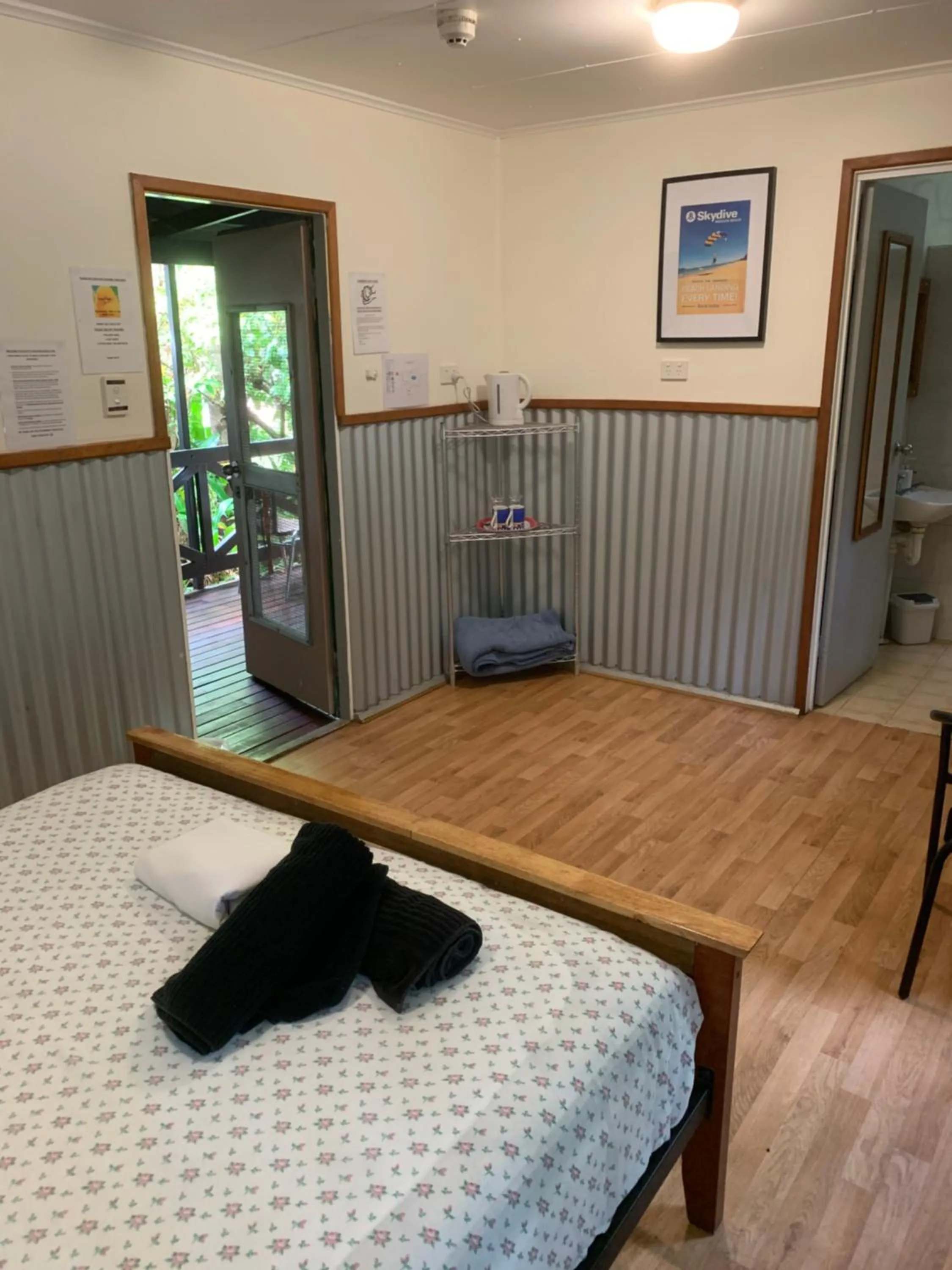 Bed in Scotty's Mission Beach