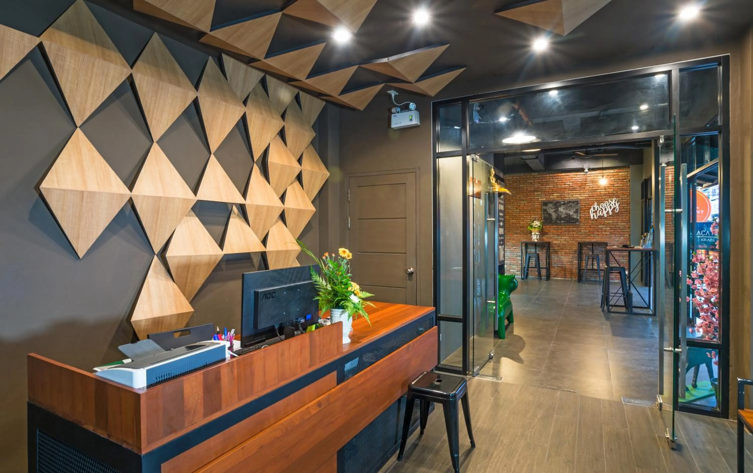 Area and facilities in Srisuksant Square