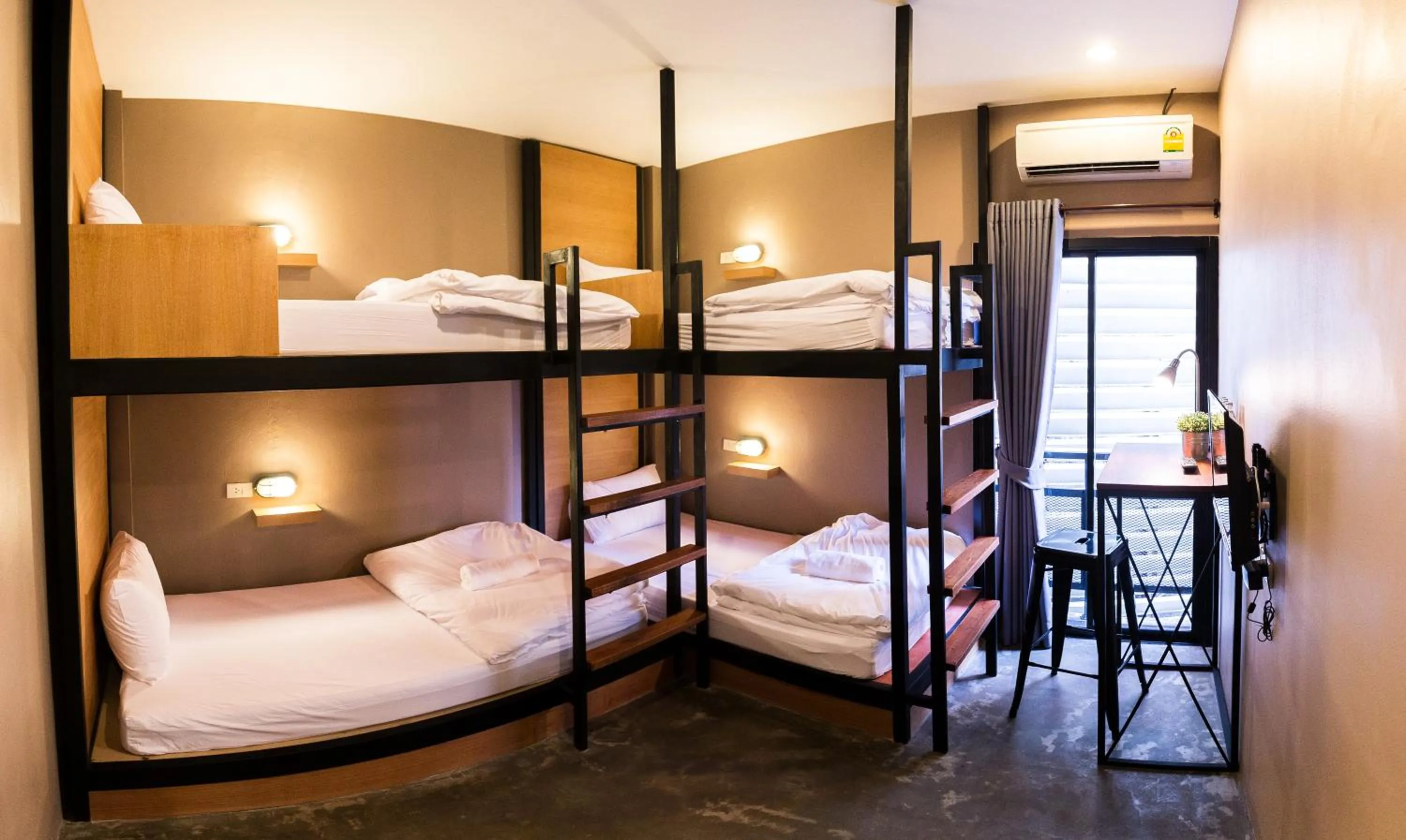 bunk bed, Bed in Srisuksant Square