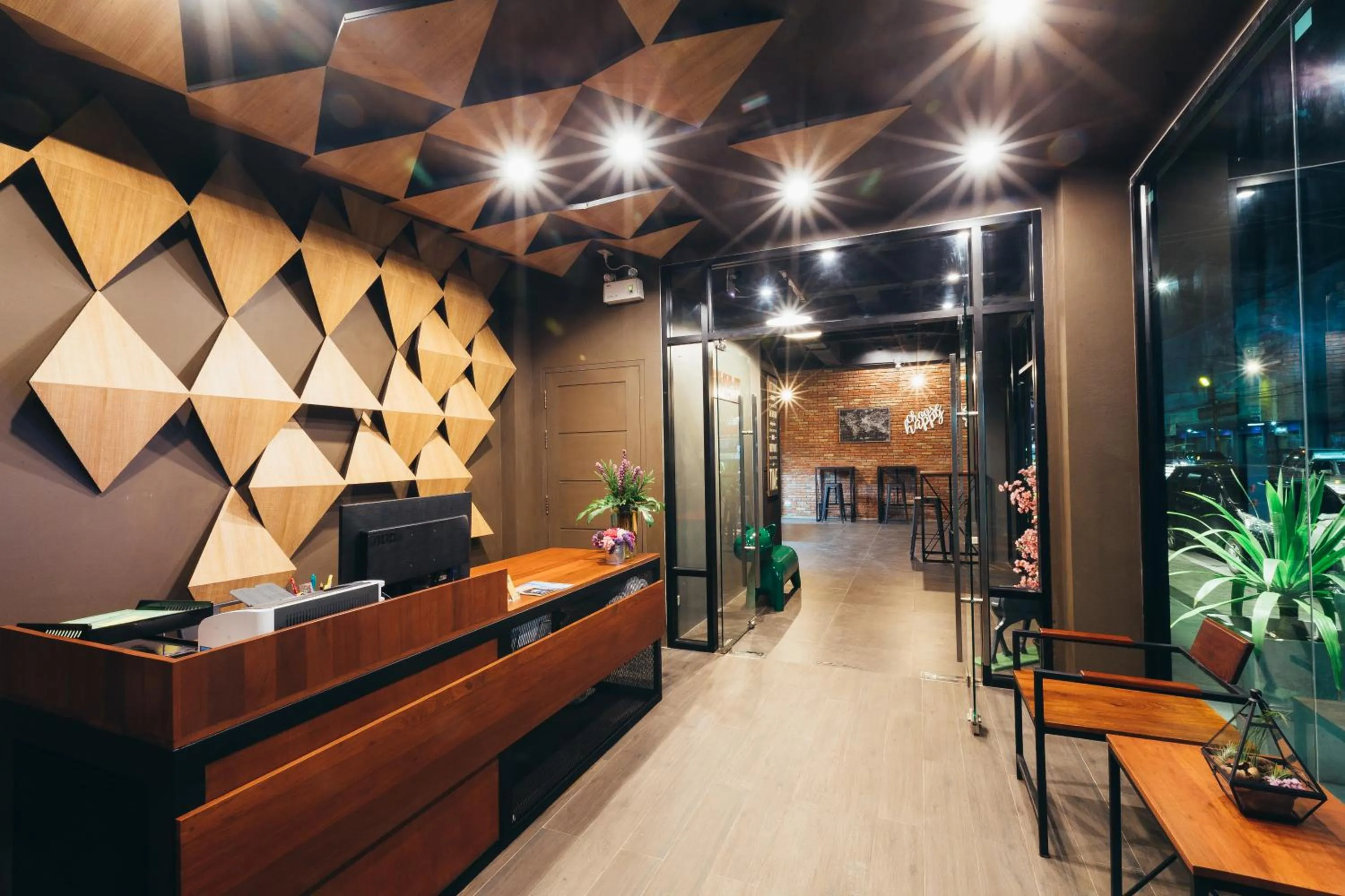 Lobby or reception in Srisuksant Square