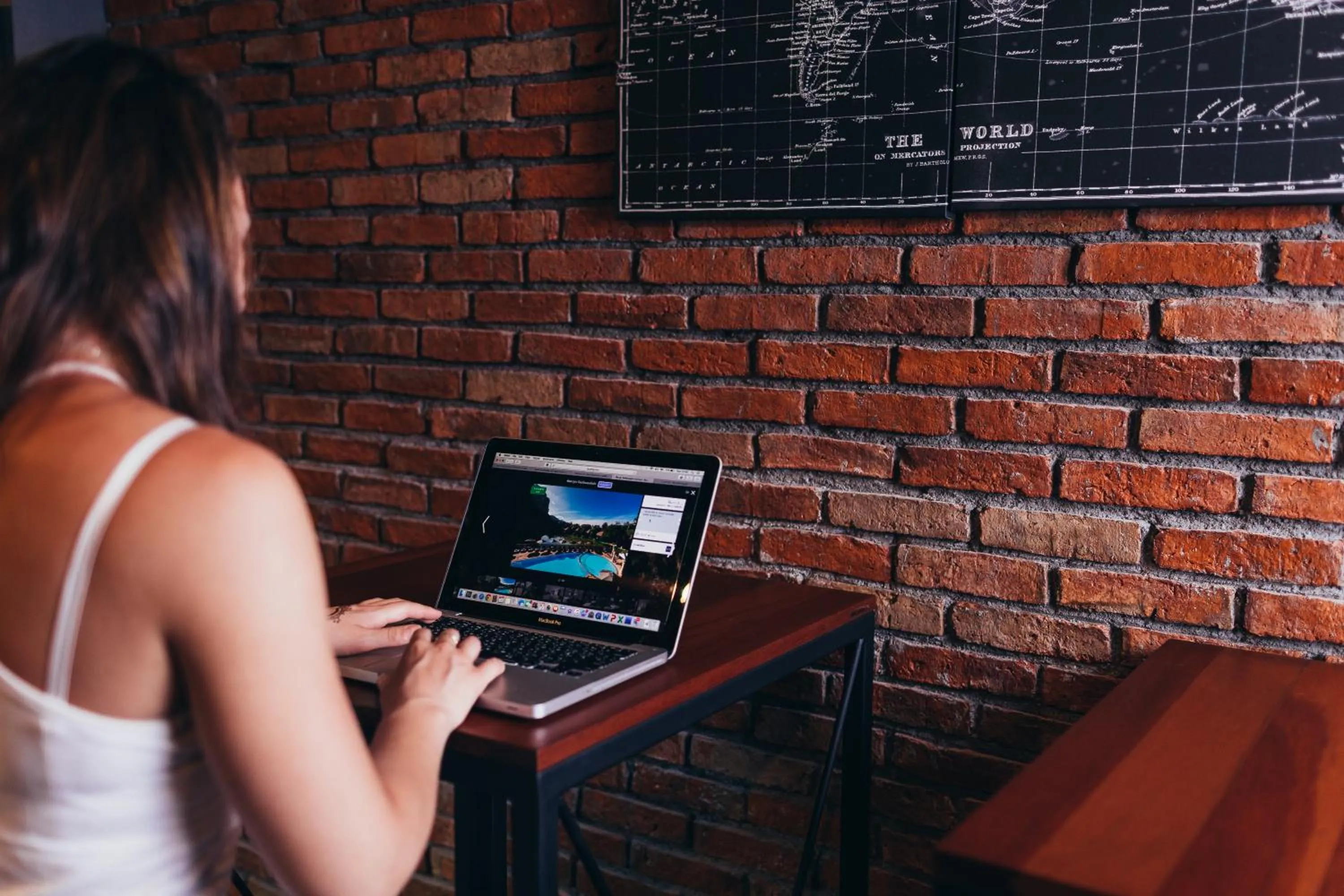 Area and facilities in Srisuksant Square