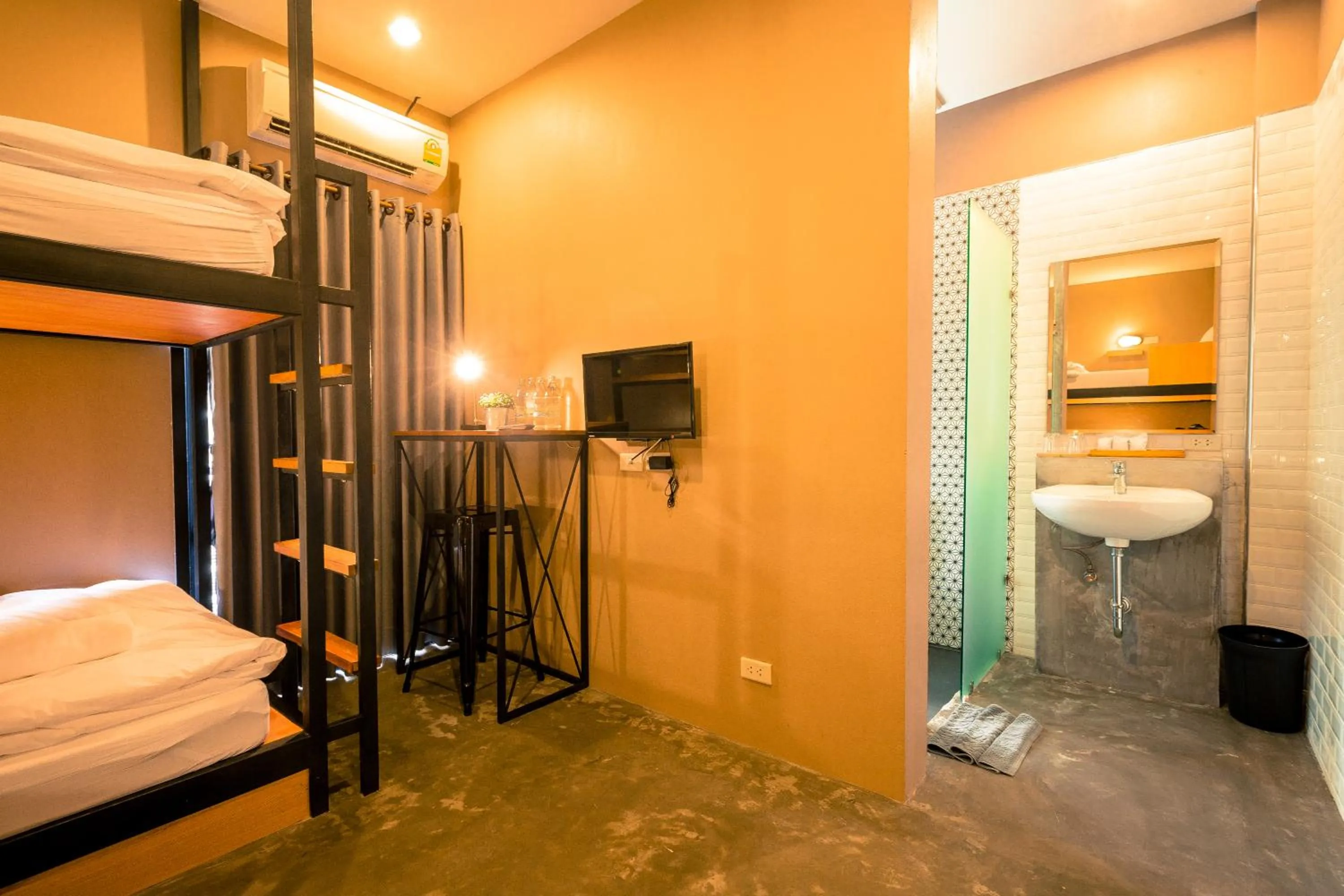 Bedroom, Bed in Srisuksant Square