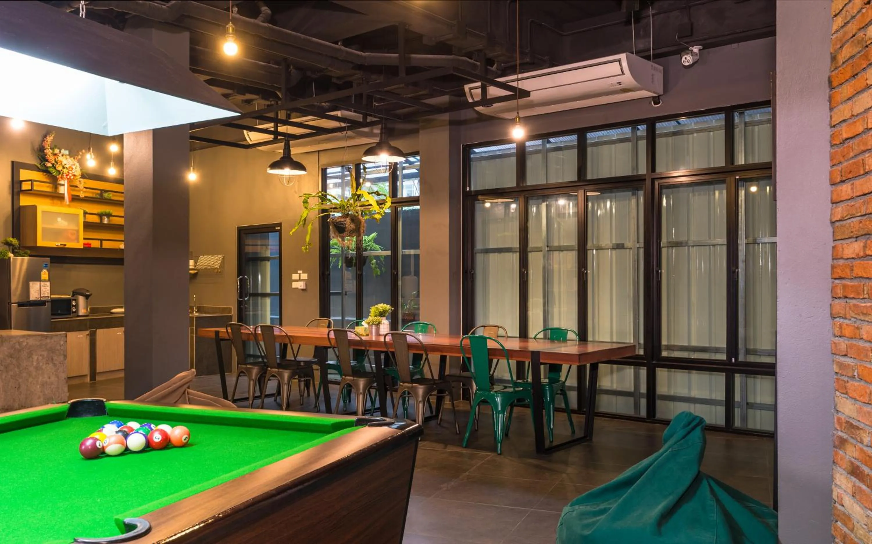 Seating area in Srisuksant Square