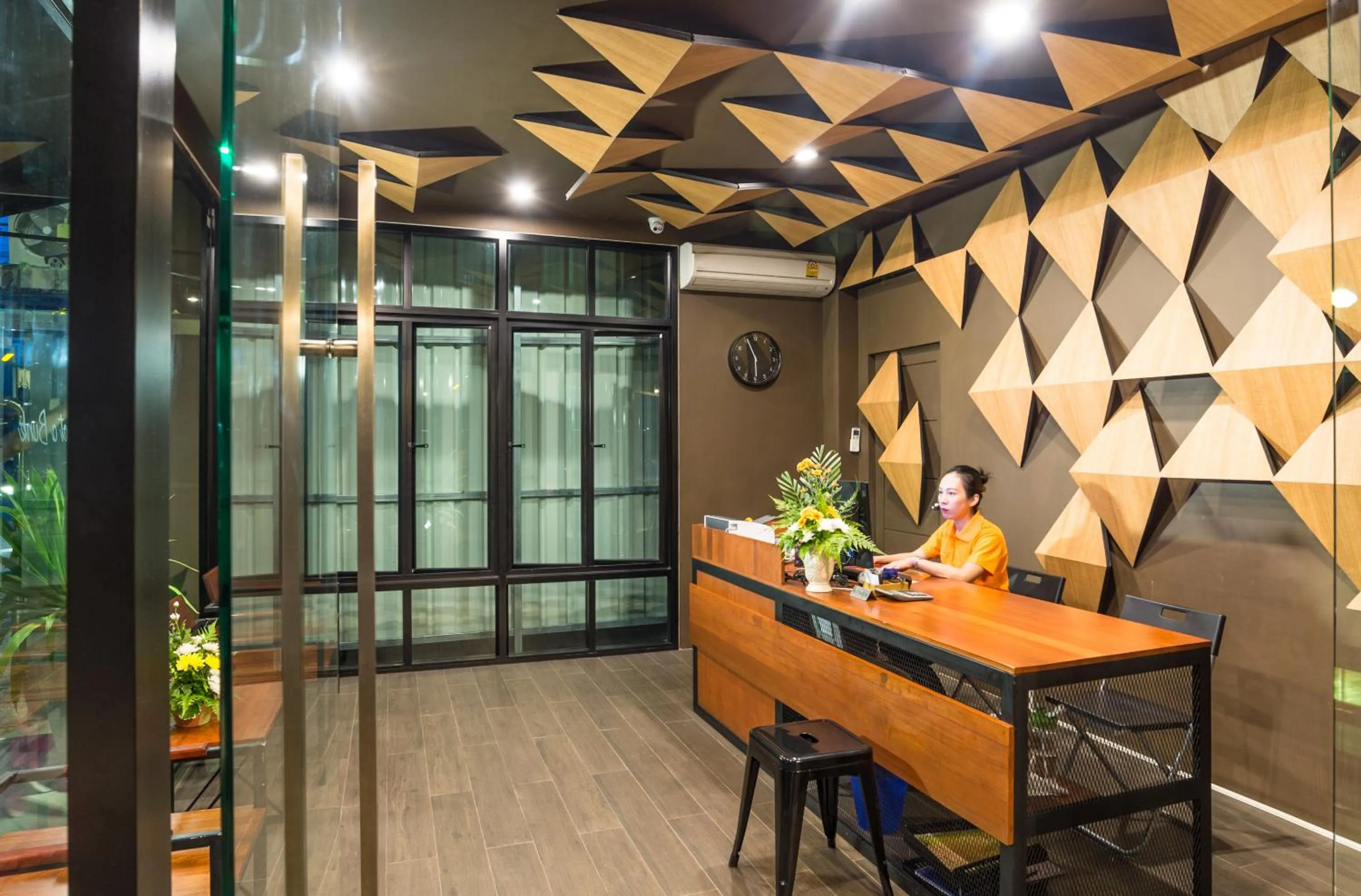 On site in Srisuksant Square