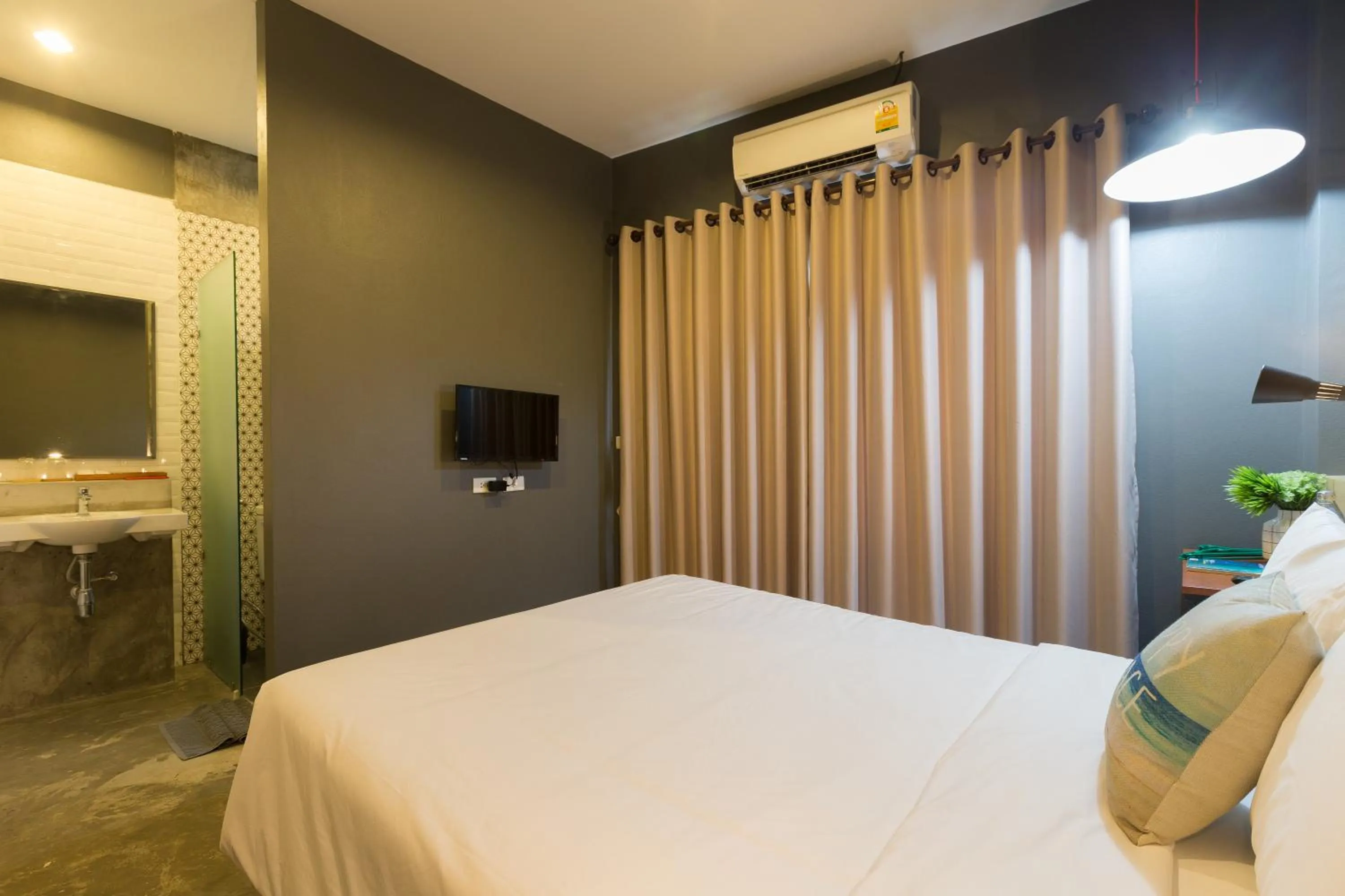 Bedroom, Bed in Srisuksant Square