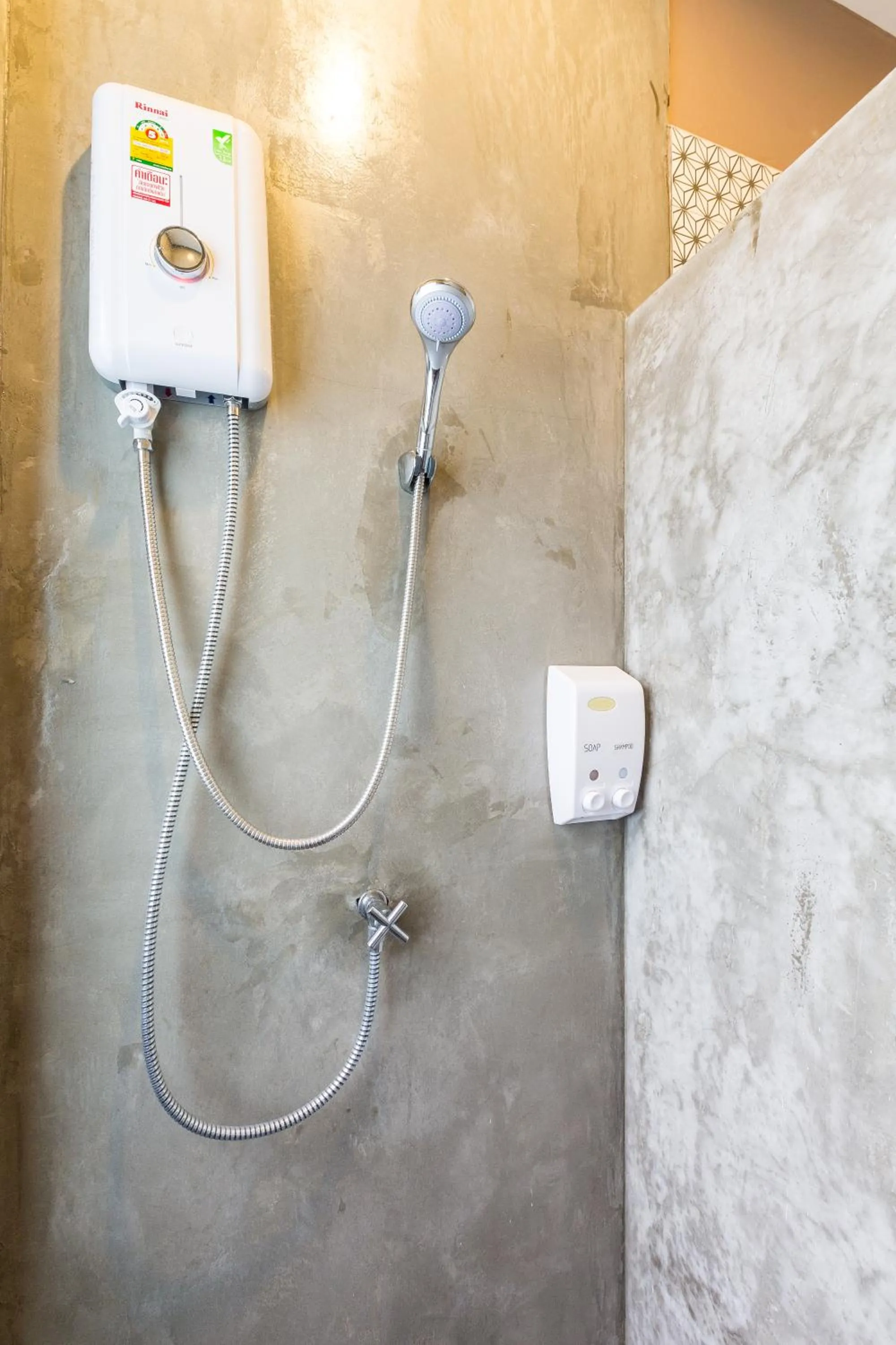 Shower in Srisuksant Square