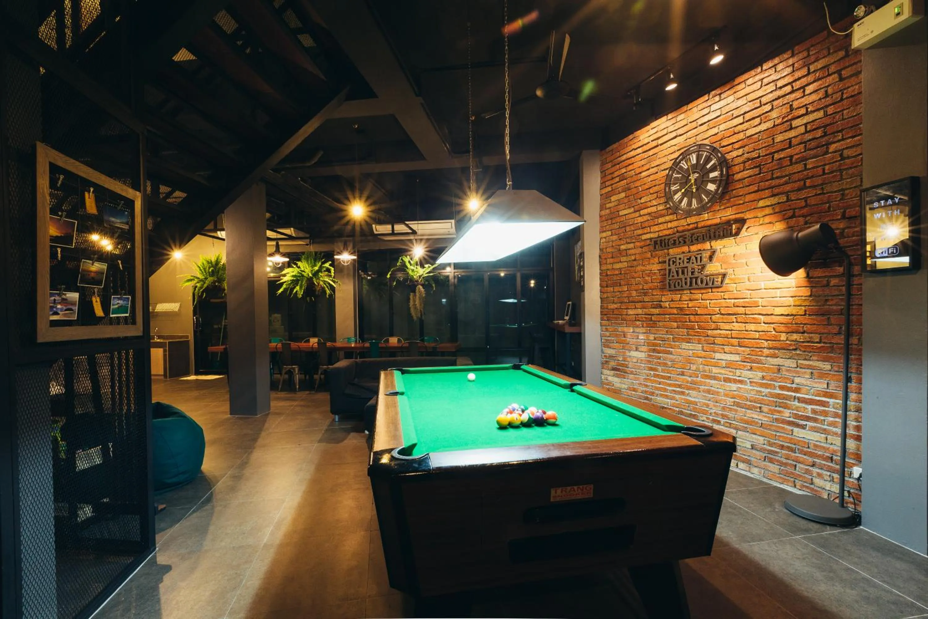 Area and facilities in Srisuksant Square