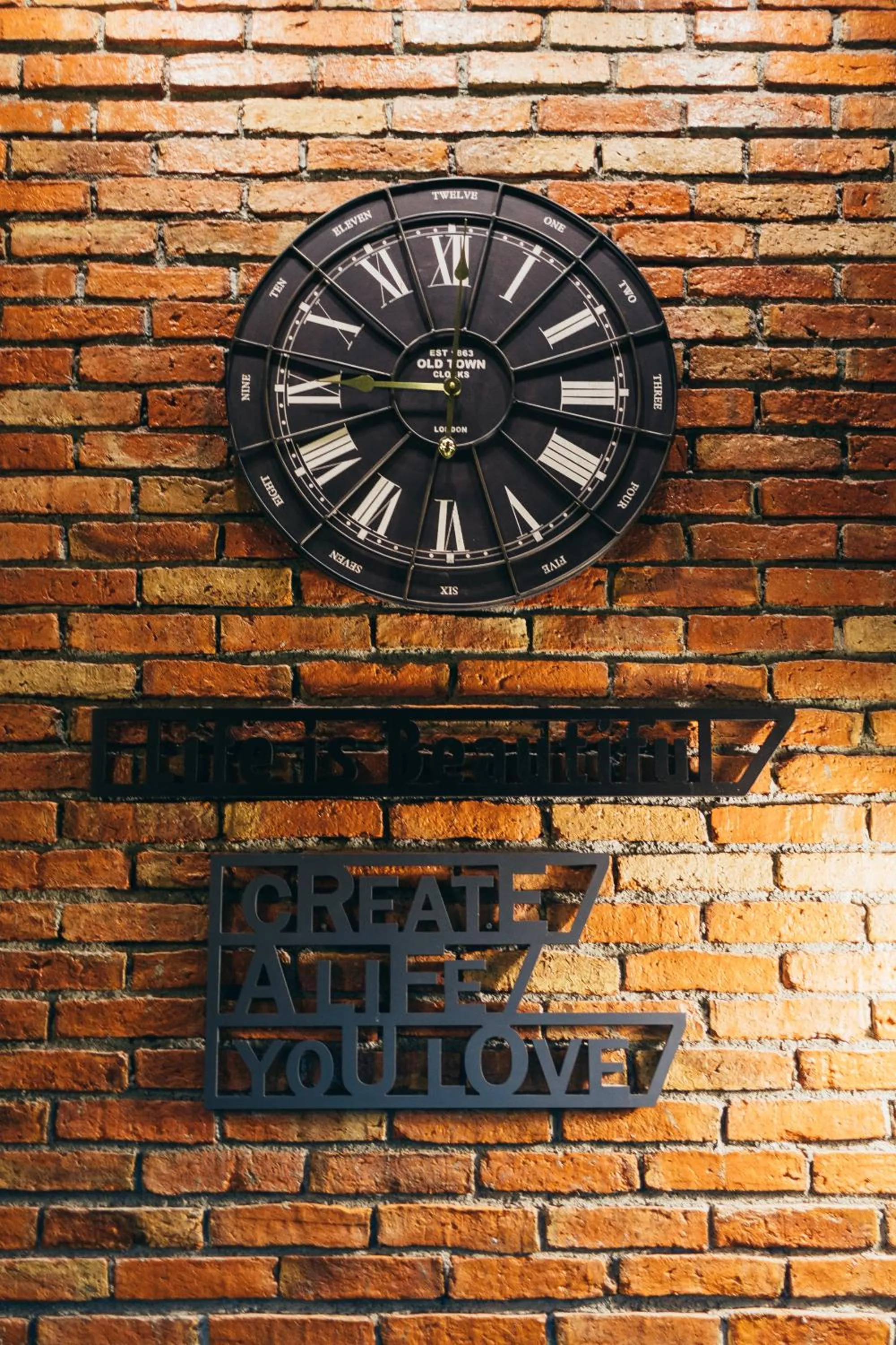 Decorative detail in Srisuksant Square