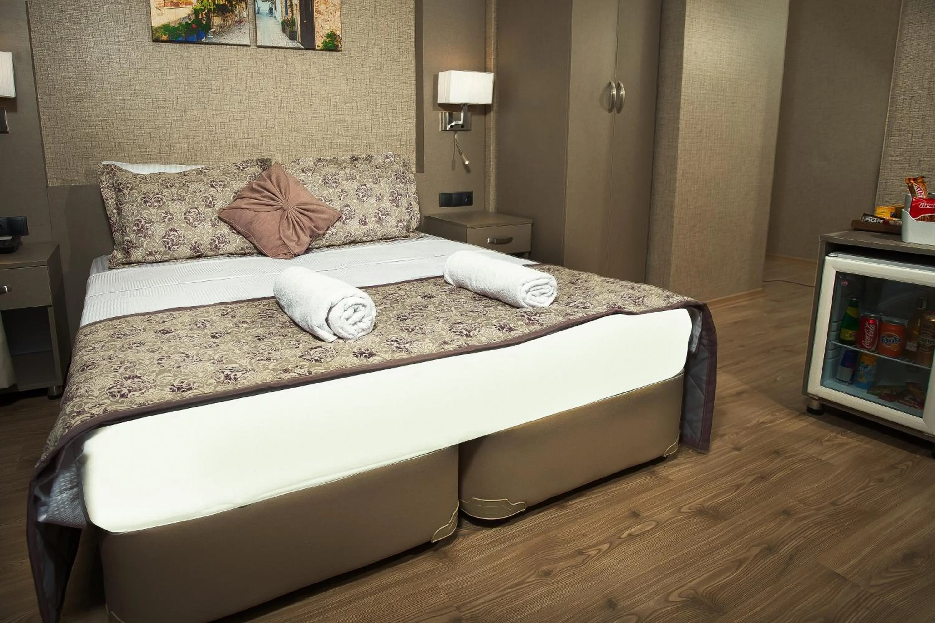 Bedroom, Bed in Hotel Iz