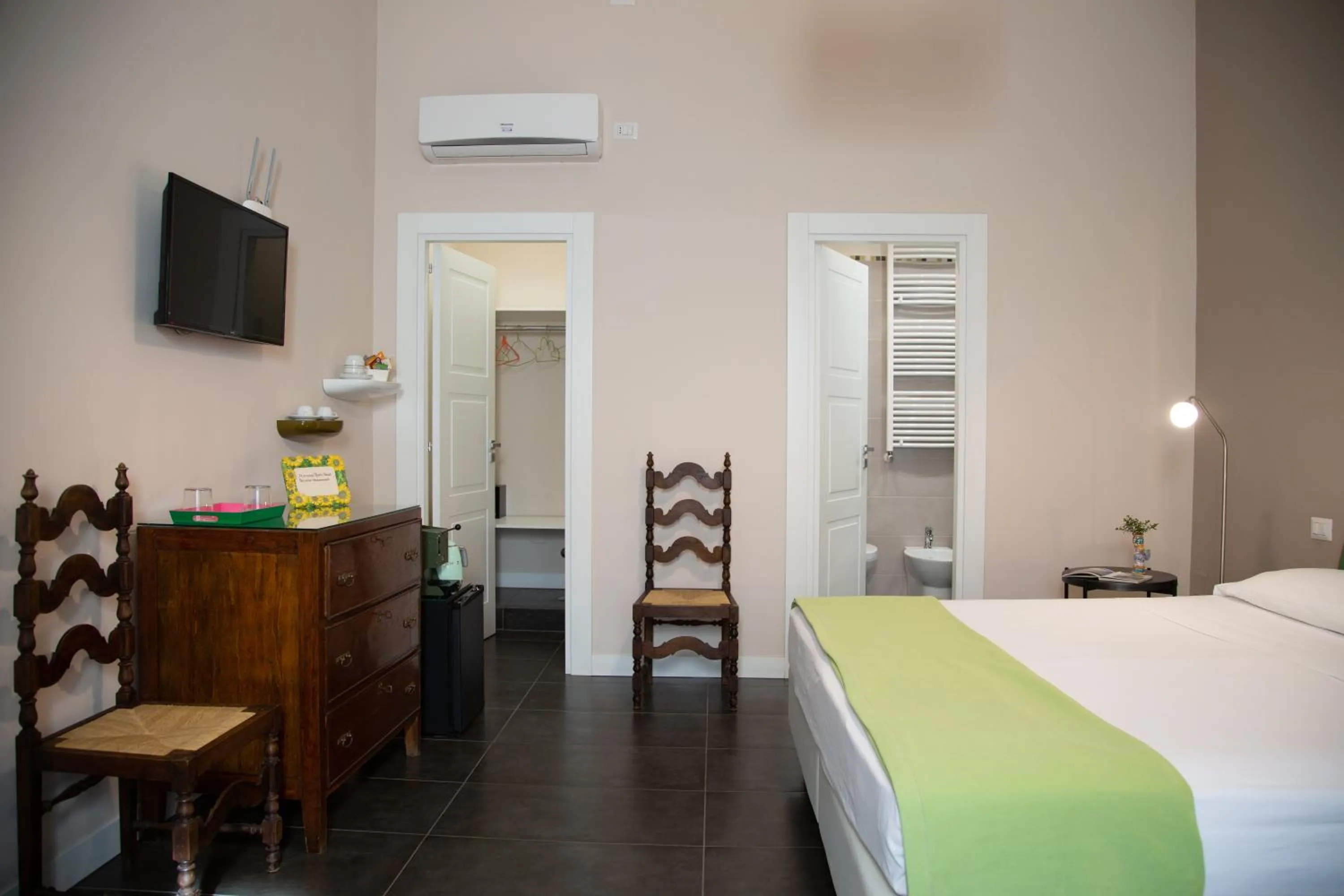 Bed in That's Napoli