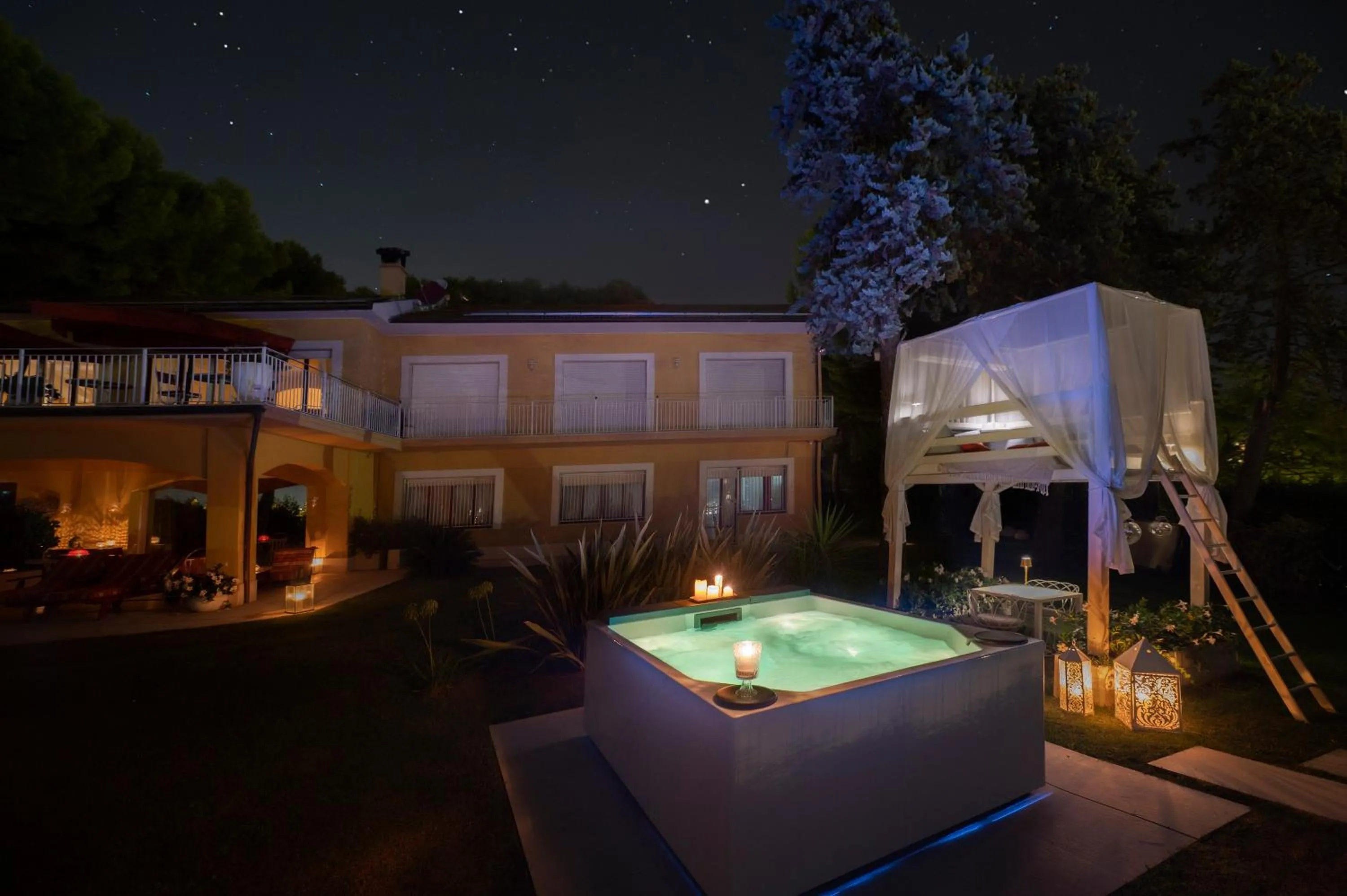 Property building in Tra gli Alberi e il Mare