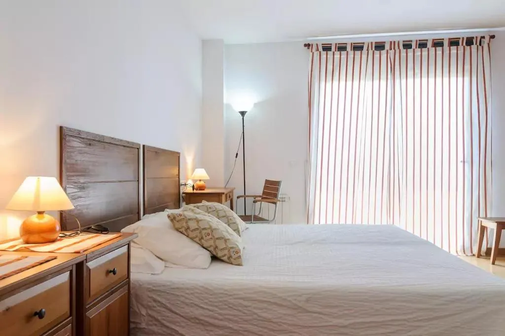 Photo of the whole room, Bed in Ca la Gloria