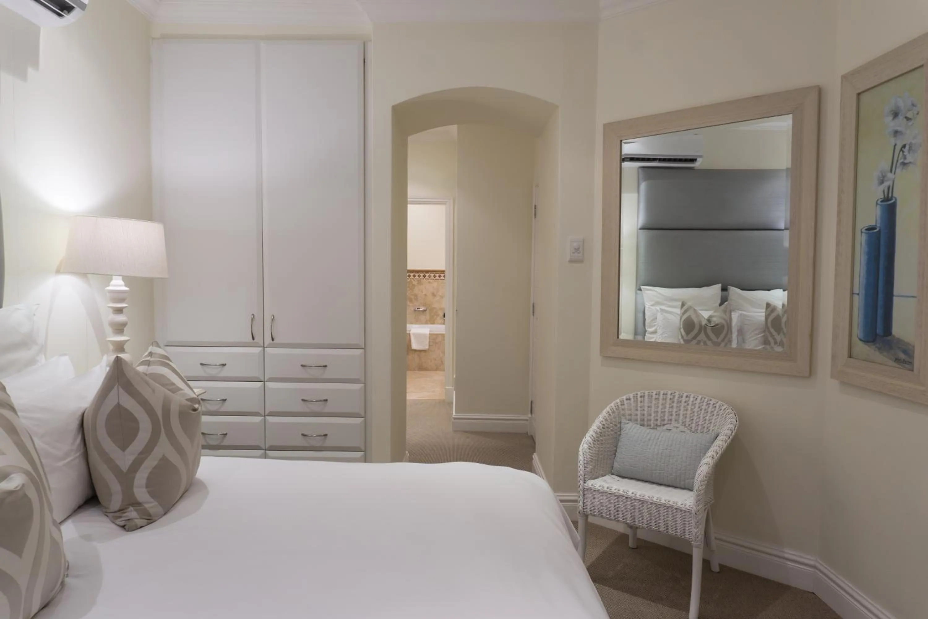 Bed in 302 Oyster Schelles - by Stay in Umhlanga