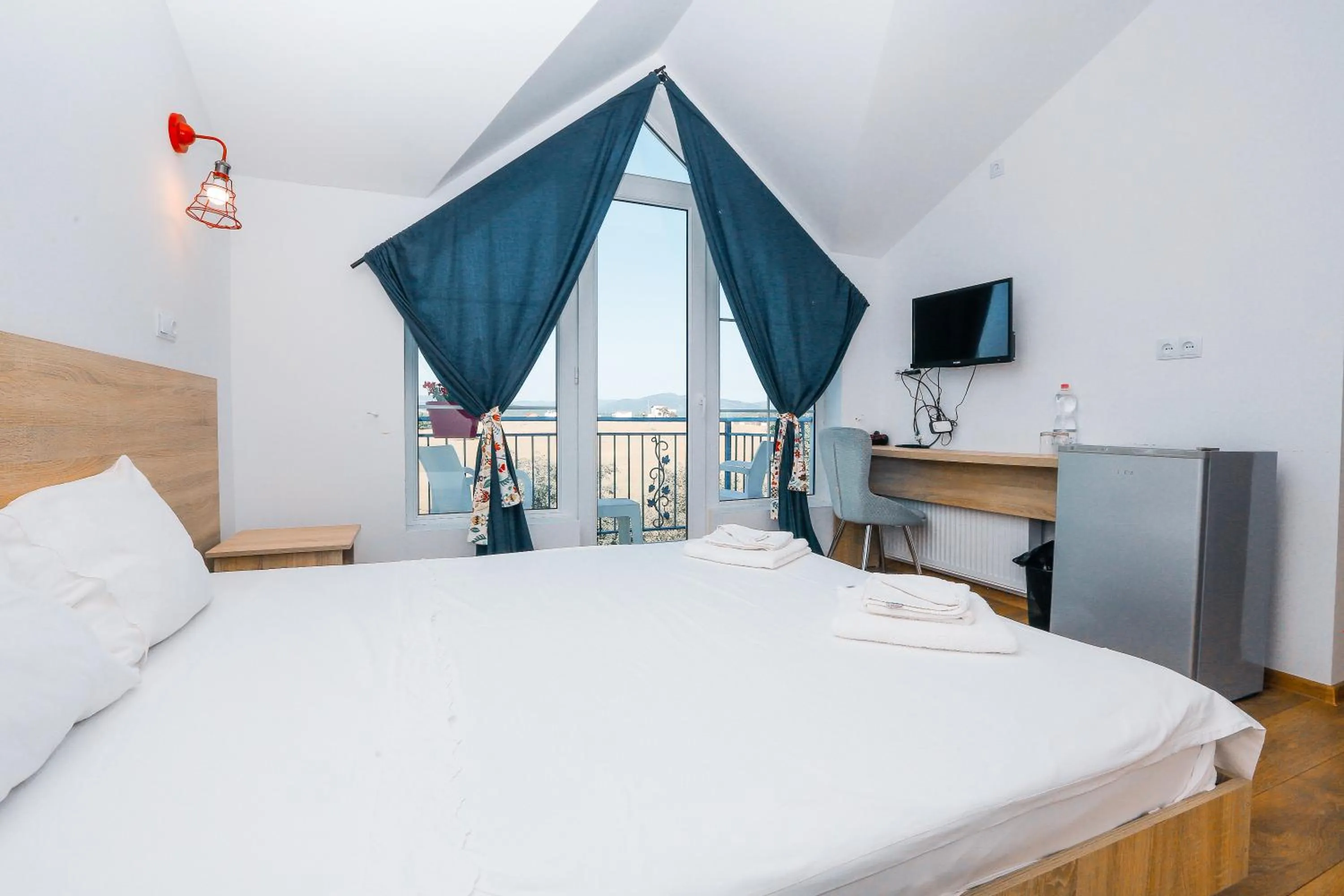 Photo of the whole room, Bed in Laguna Beach Club Bazaleti Lake