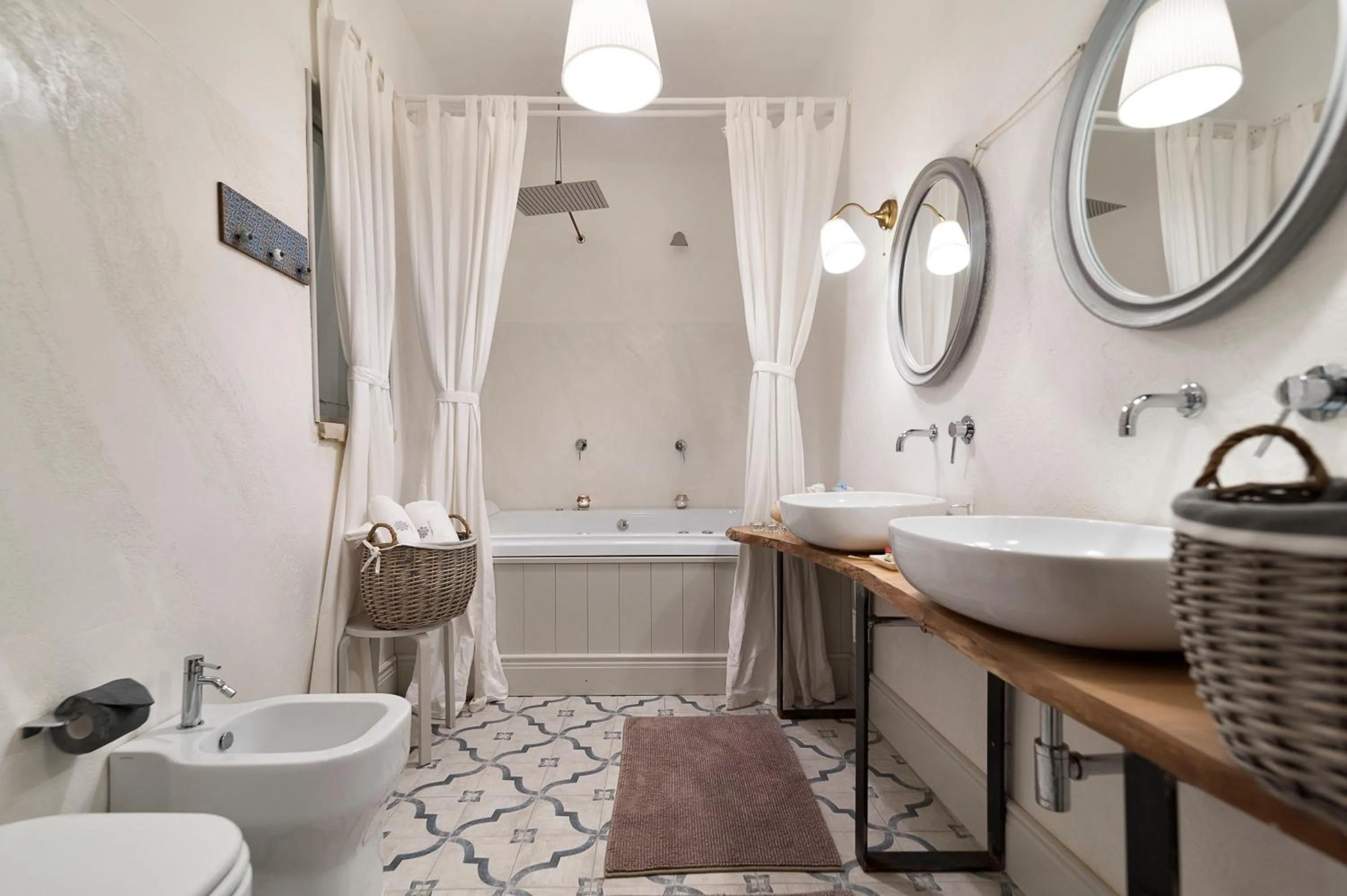 Shower in Palazzo Mandurino luxury relais