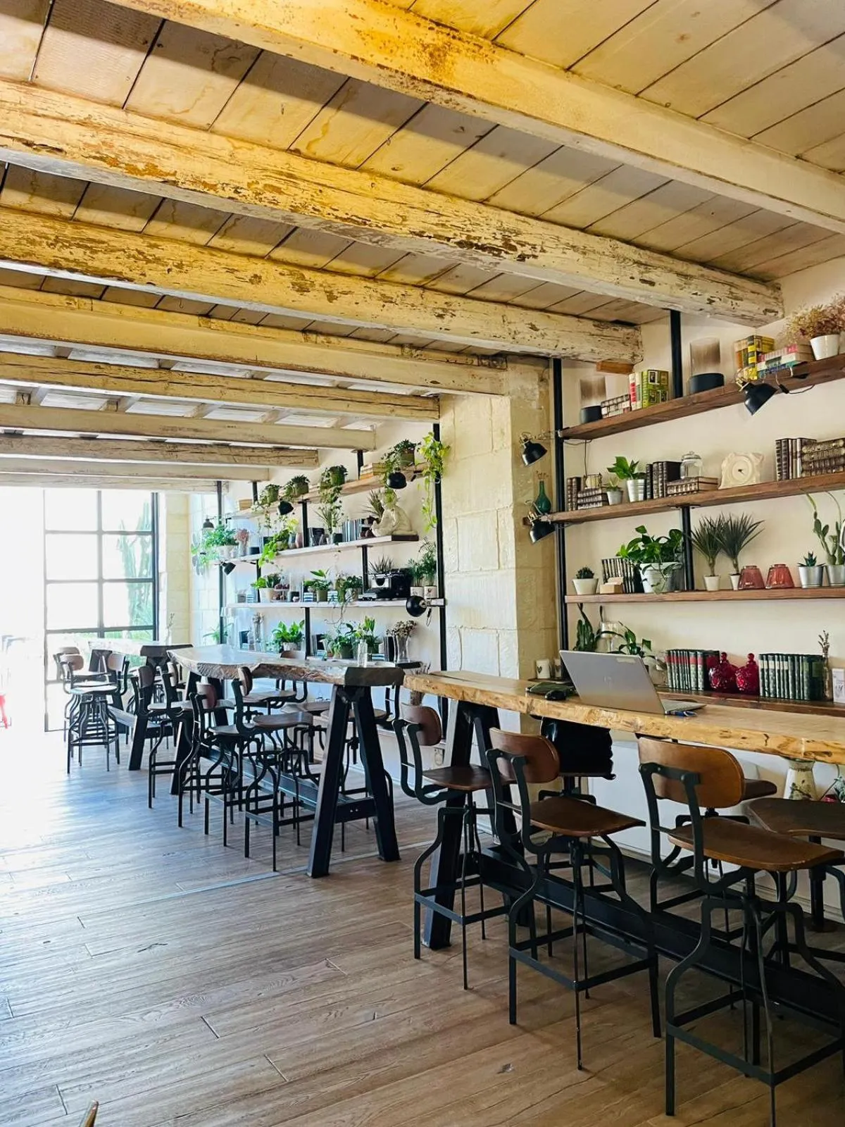 Communal lounge/ TV room in Palazzo Mandurino luxury relais