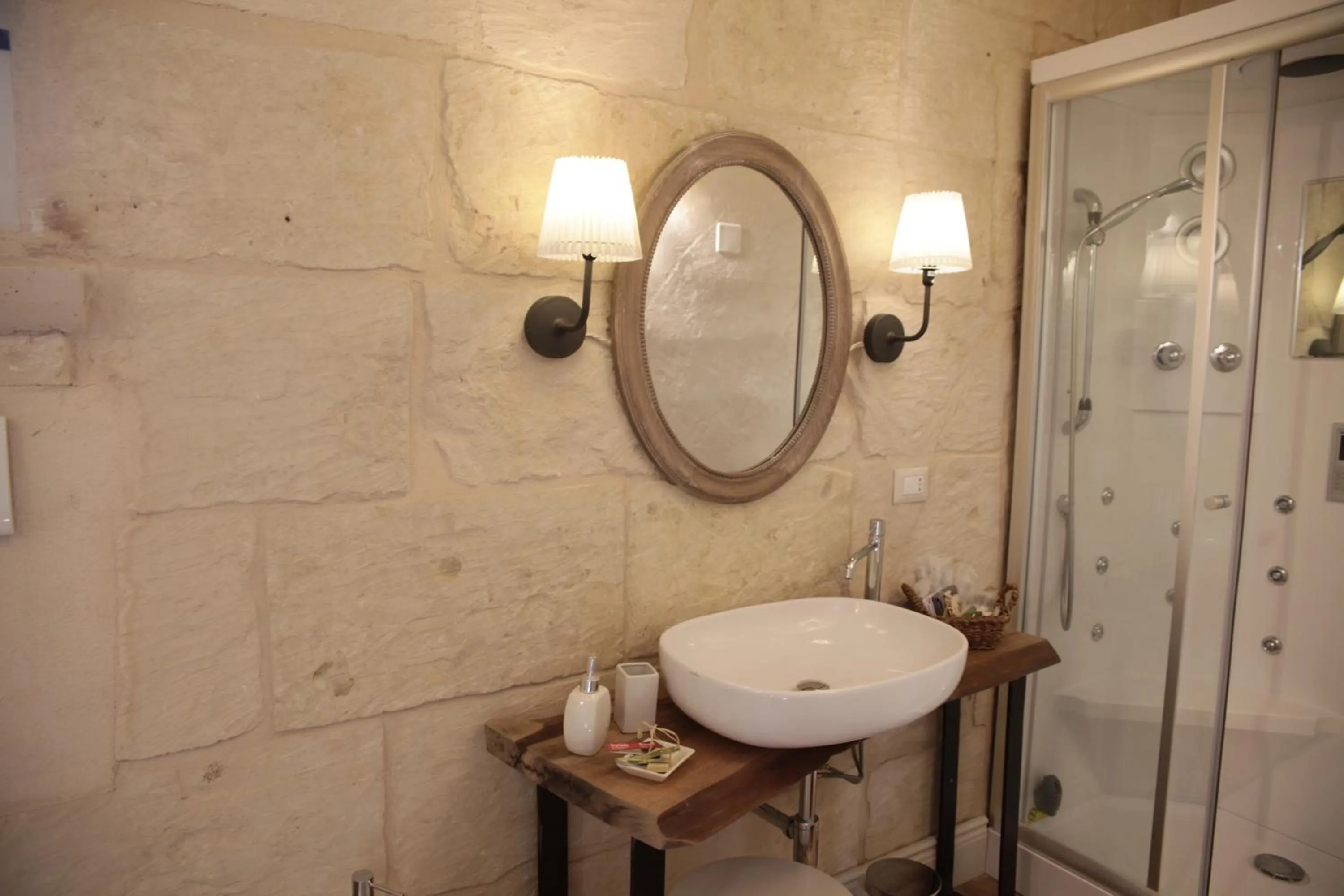 Shower in Palazzo Mandurino luxury relais