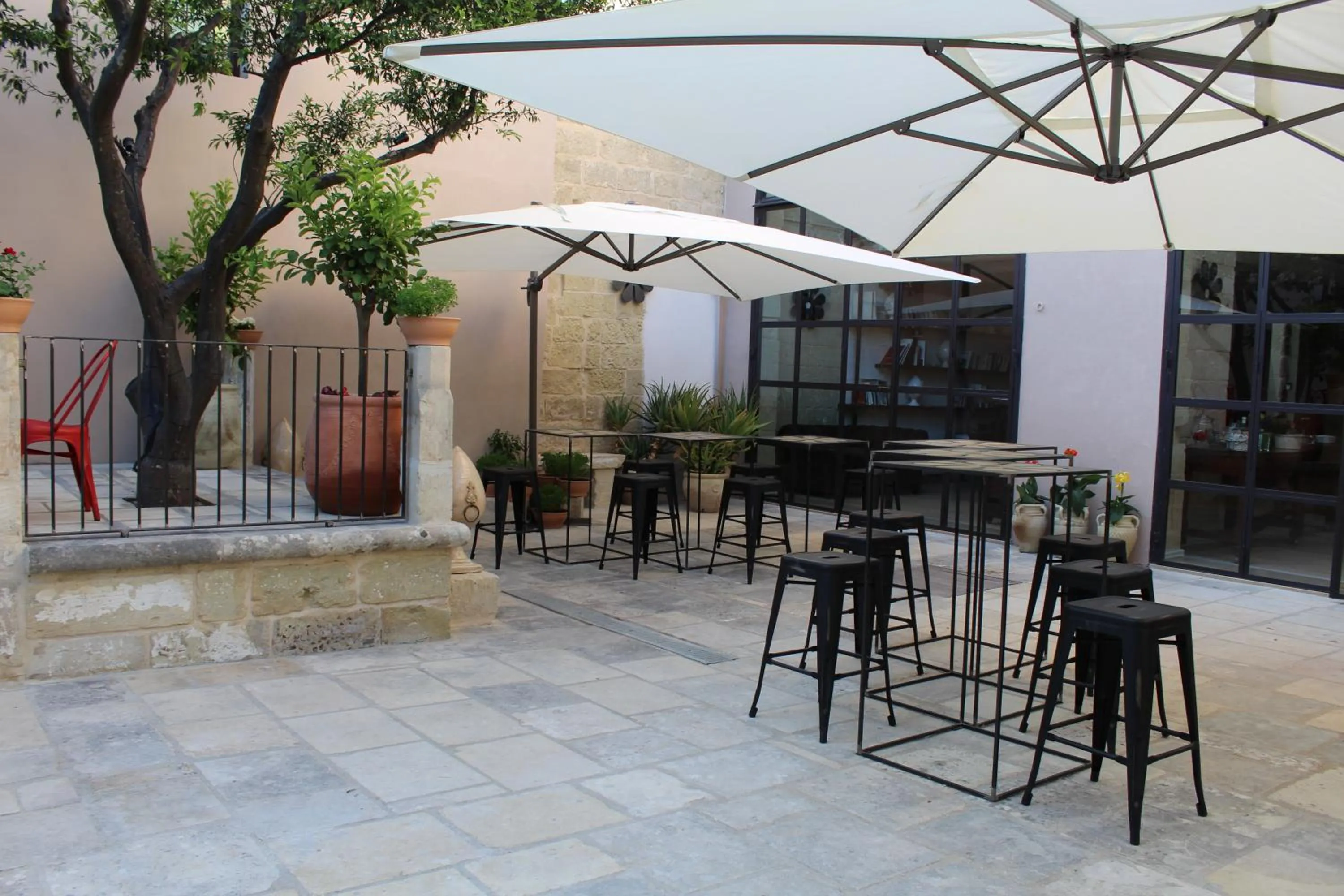 Garden in Palazzo Mandurino luxury relais