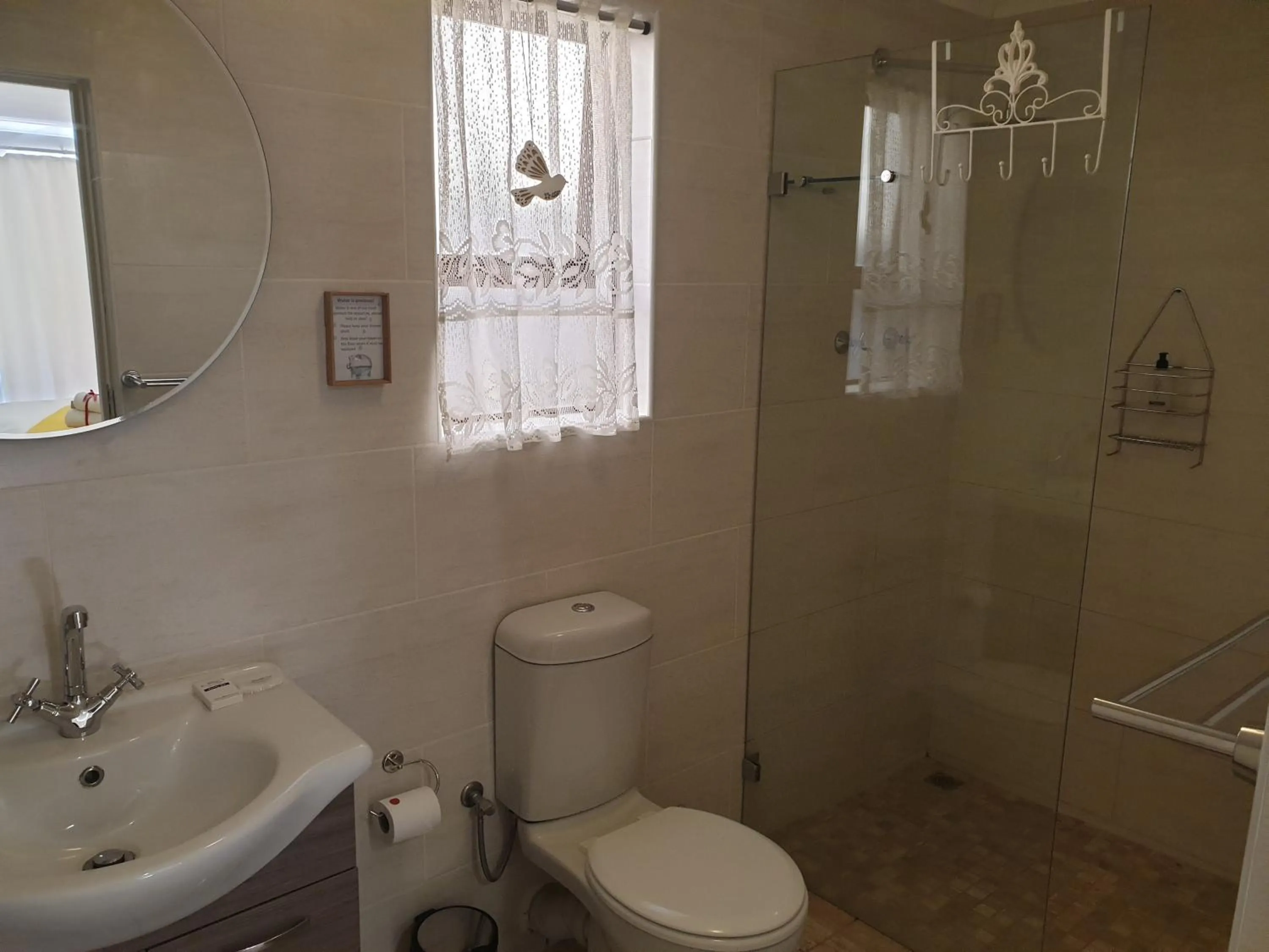 Shower in Dilisca Guesthouse