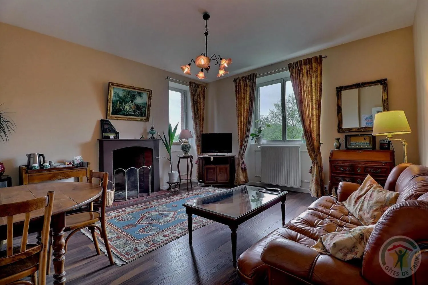 TV and multimedia in Les voisins de l'illet