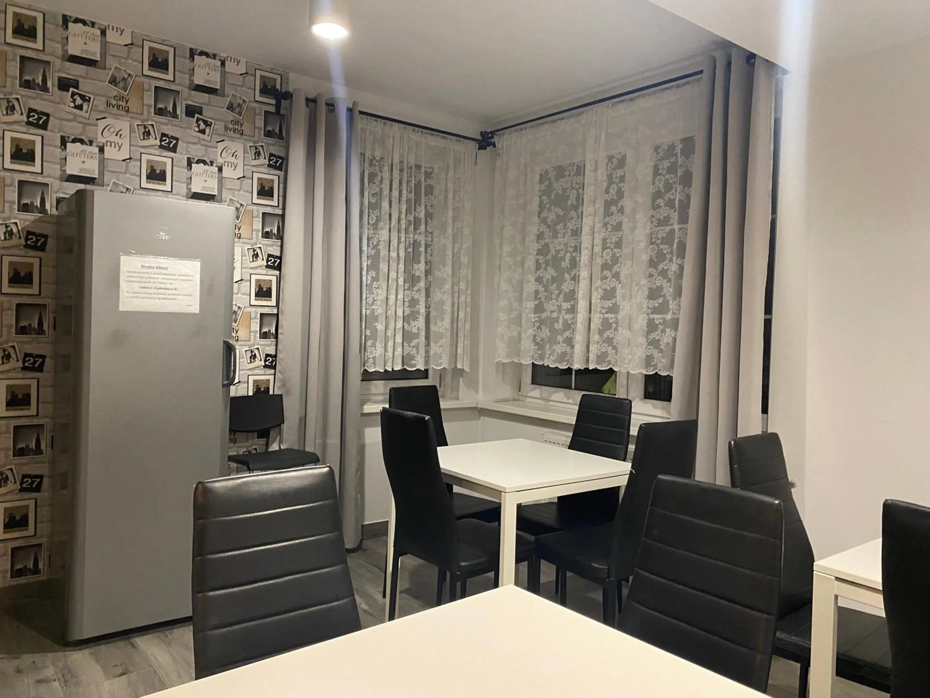 Communal kitchen in Hostel Przed Świtem