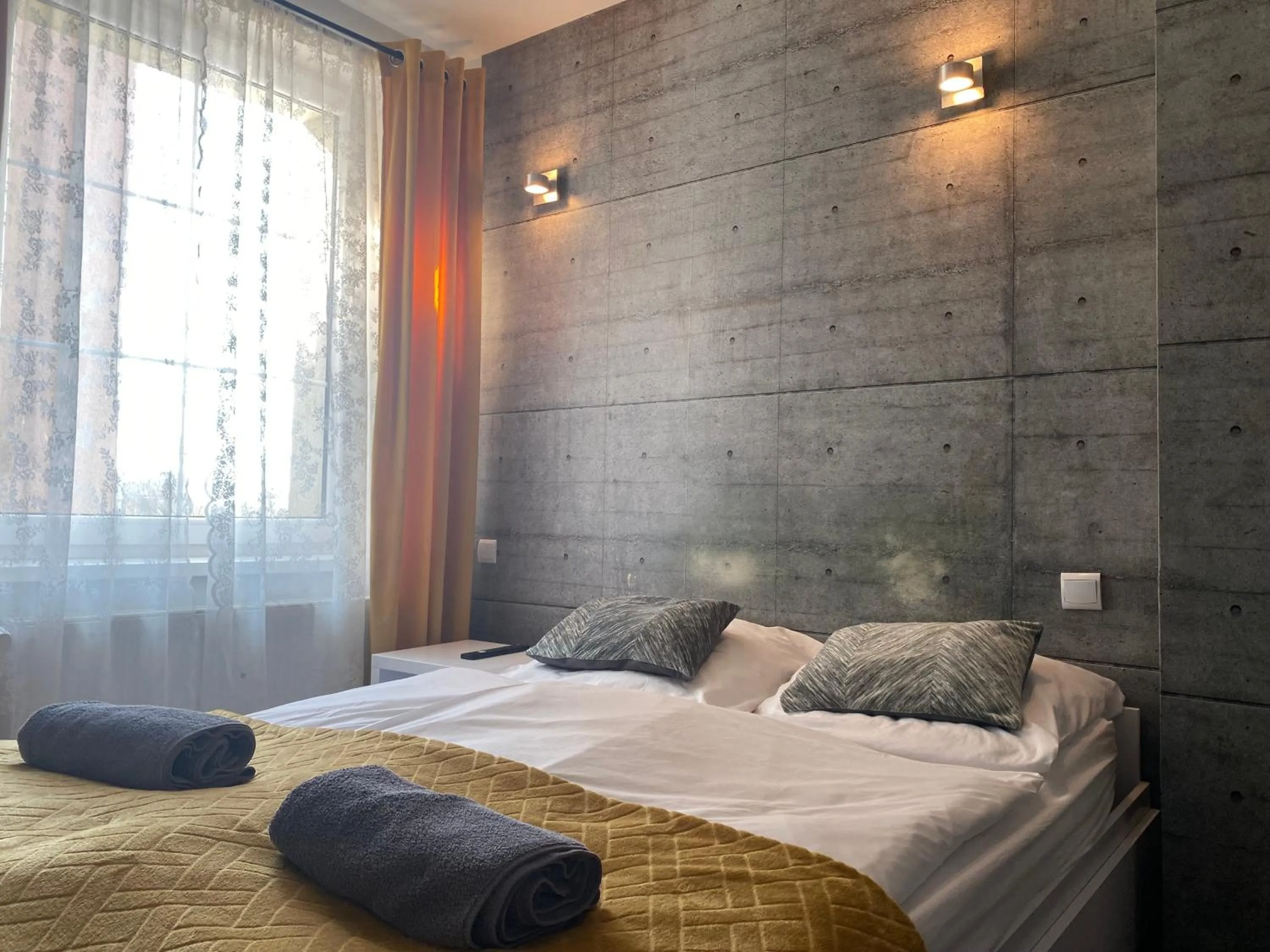 towels, Bed in Hostel Przed Świtem