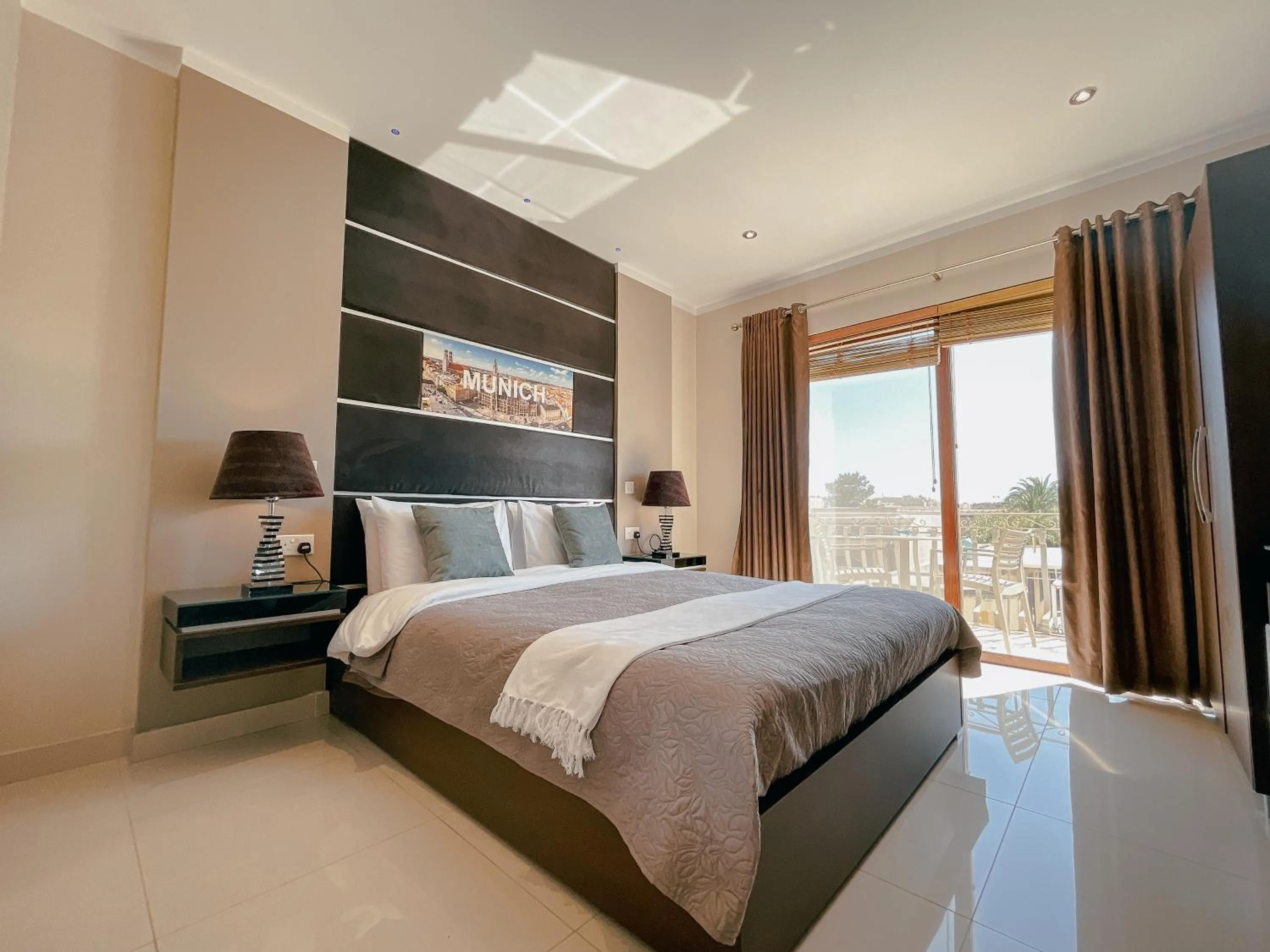 Deluxe Double Room with Balcony in IL-Gardjola Bed and Breakfast