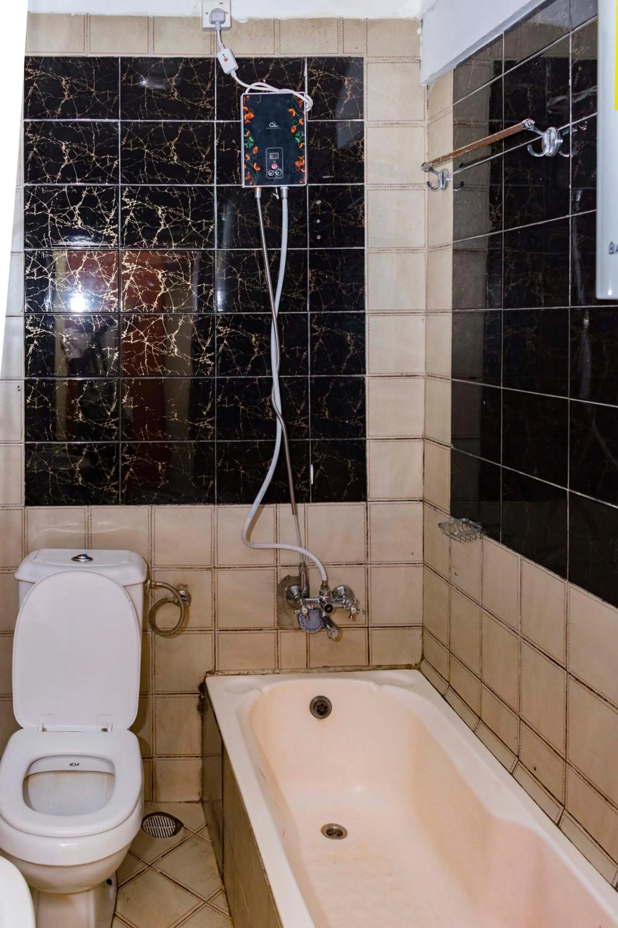 Shower in Florida Hotel Zaana Kampala