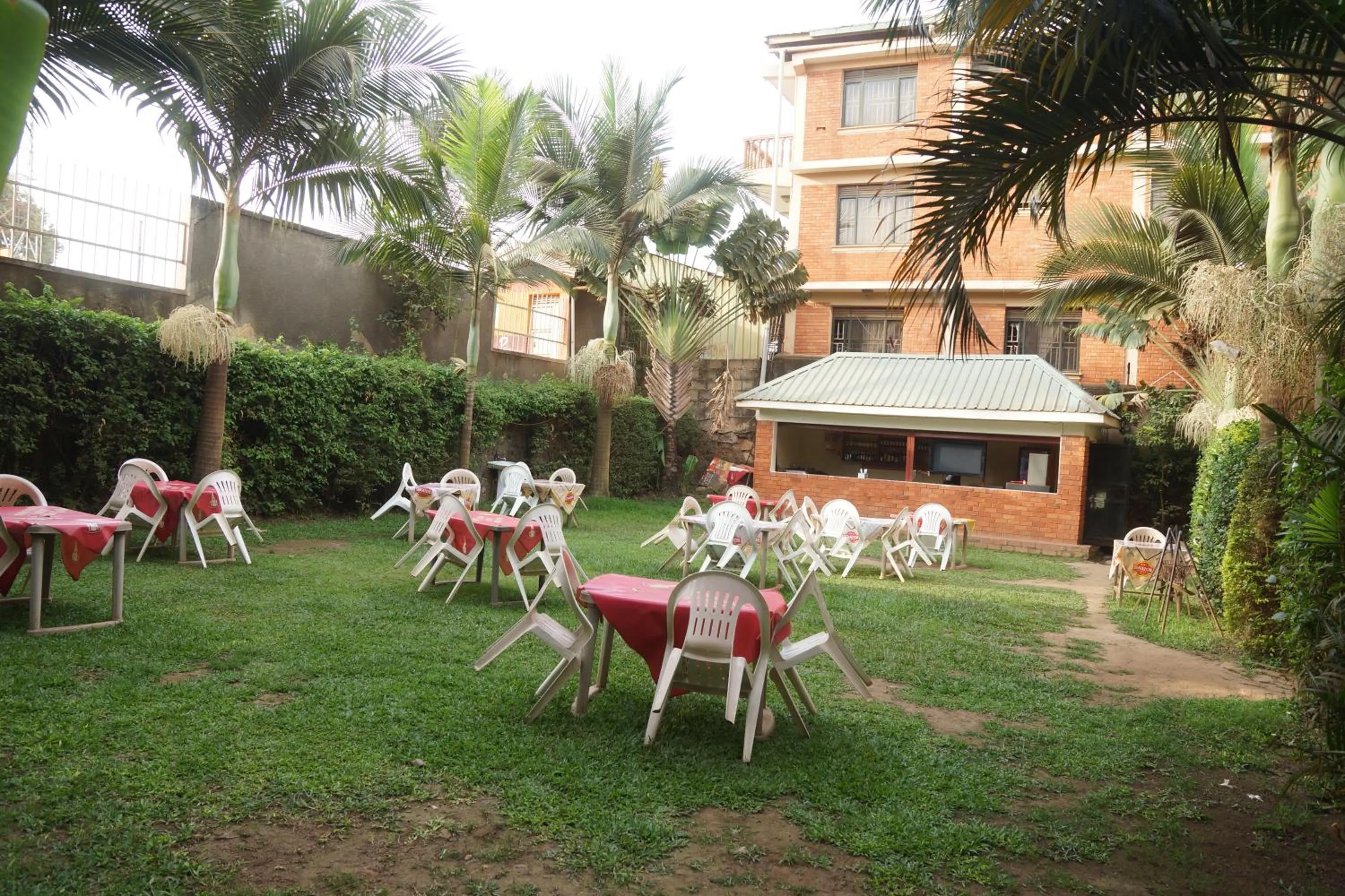 Garden in Florida Hotel Zaana Kampala
