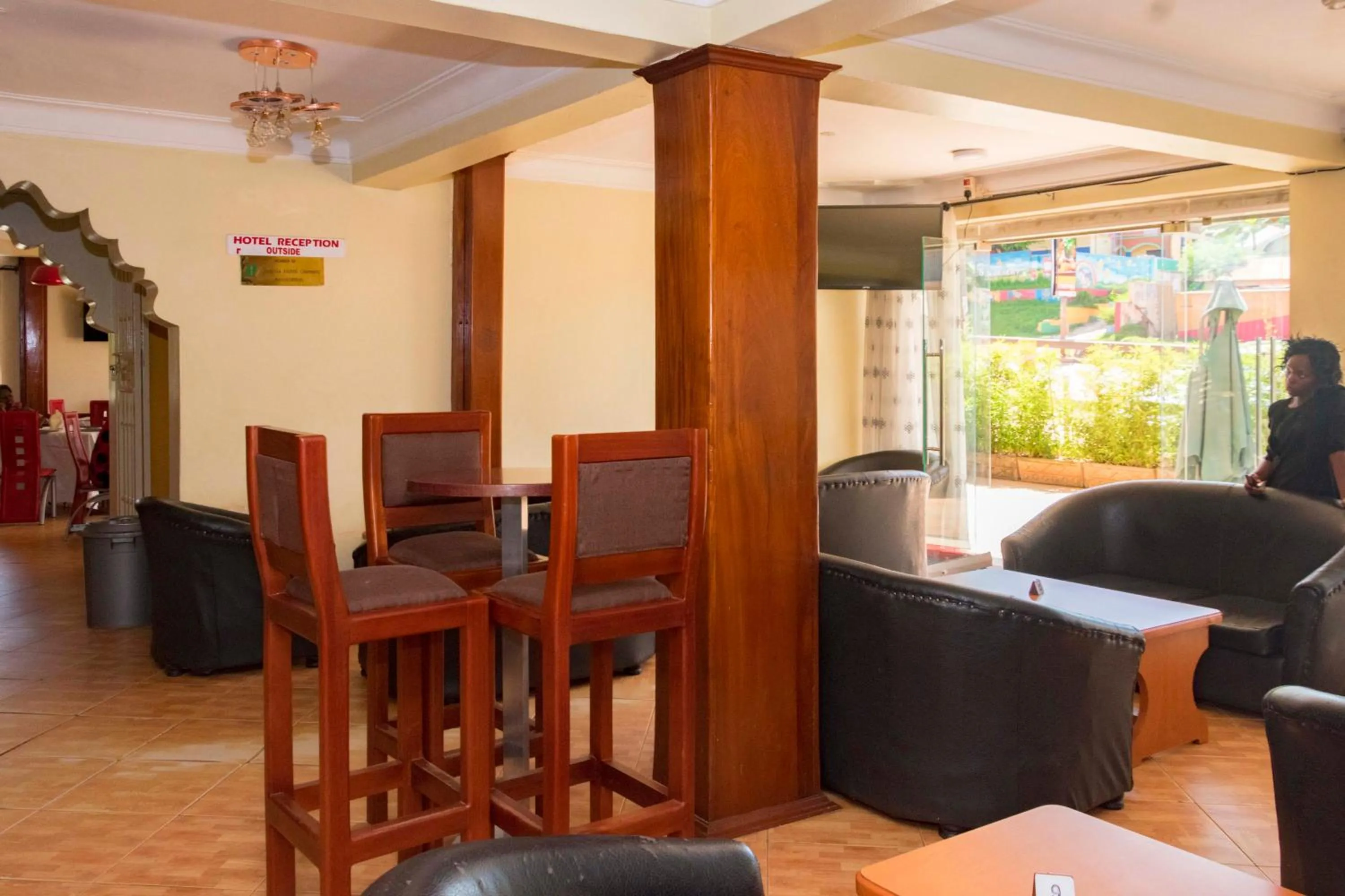 Communal lounge/ TV room in Florida Hotel Zaana Kampala