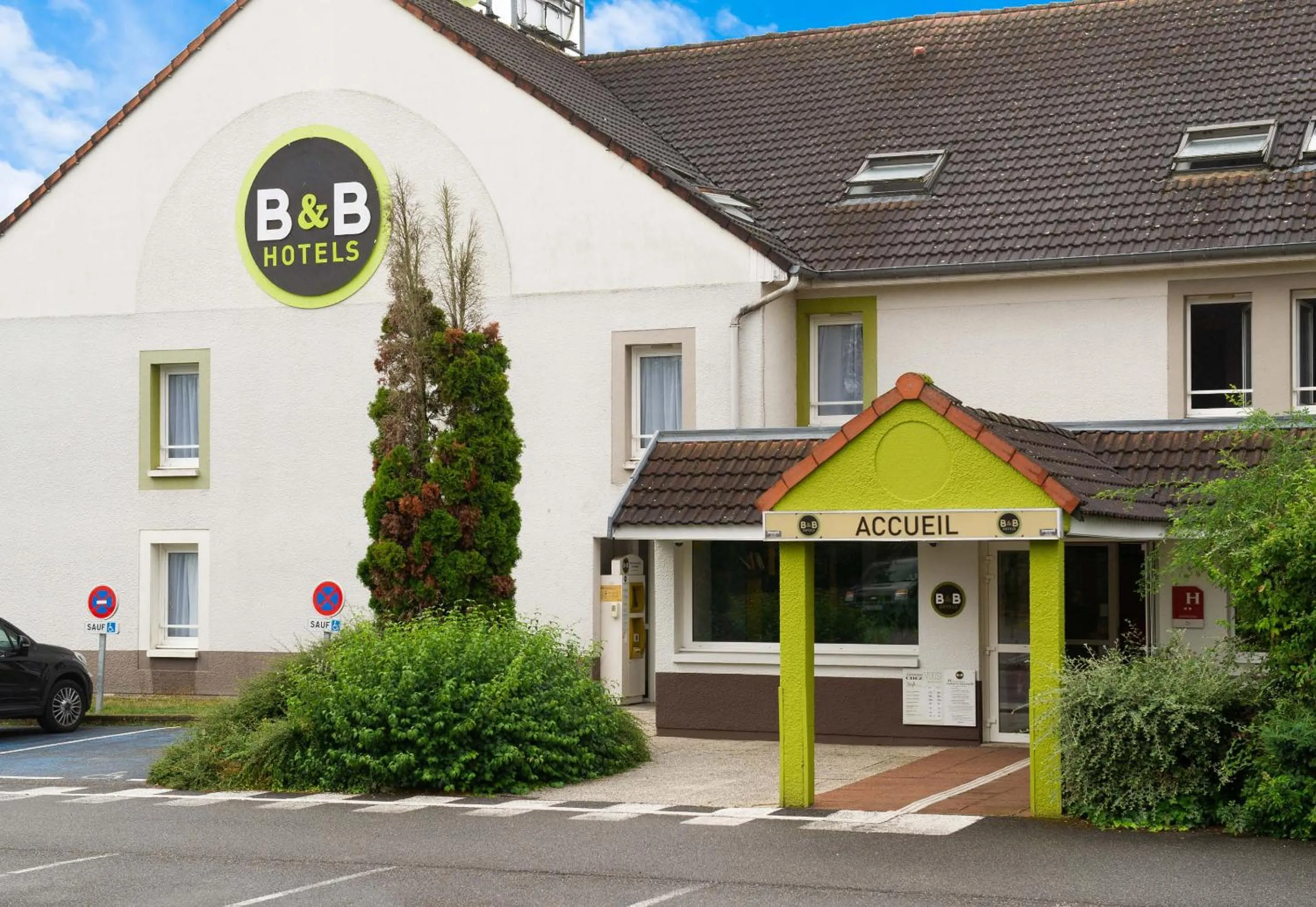Property building in B&B HOTEL Saint-Quentin