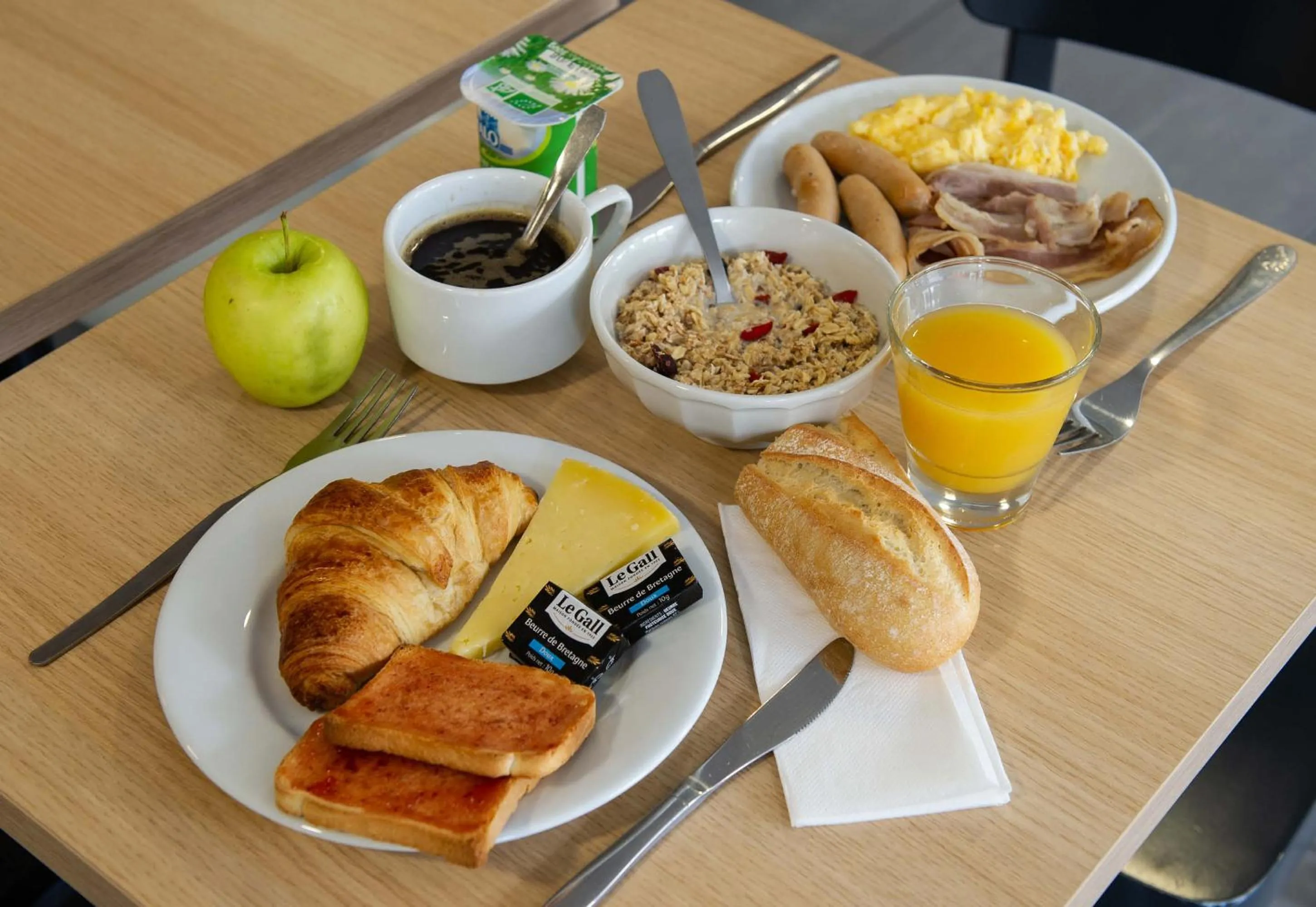 Breakfast in B&B HOTEL Saint-Quentin