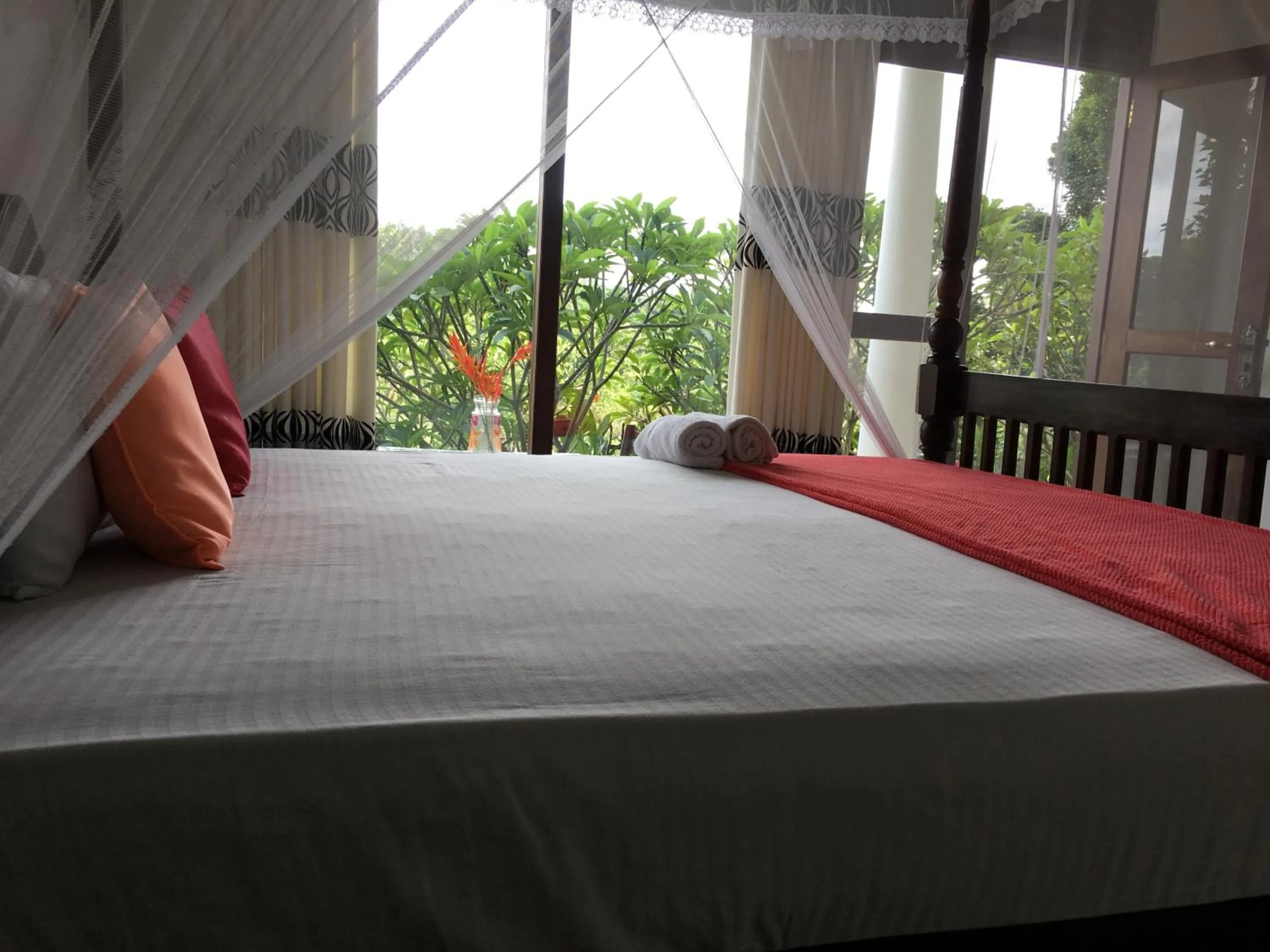 Bed in Villa Kaetana Lanka Unawatuna